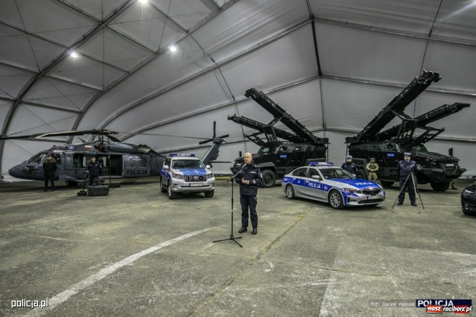 Zdjęcie w galerii na portalu naszraciborz.pl: Polska policja chwali się nowoczesnym sprzętem [FOTO i WIDEO] wiadomości z regionu