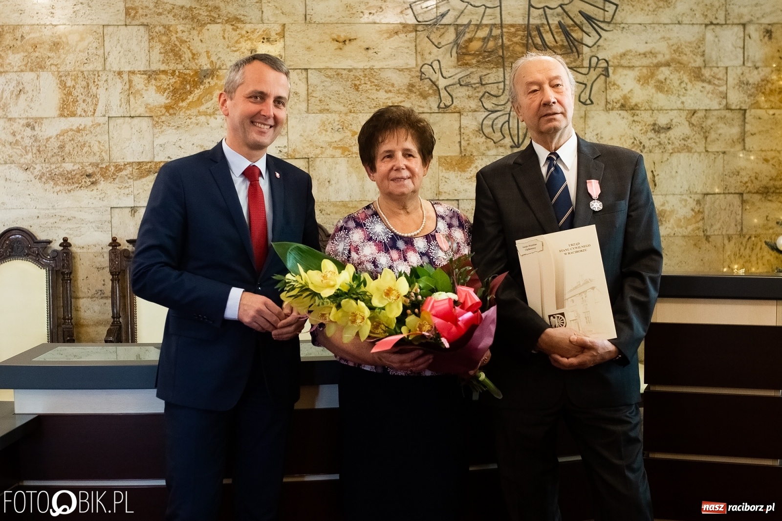 Zdjęcie w galerii na portalu naszraciborz.pl: Pół wieku razem. Złote gody w raciborskim USC [FOTO i WIDEO] wiadomości z regionu