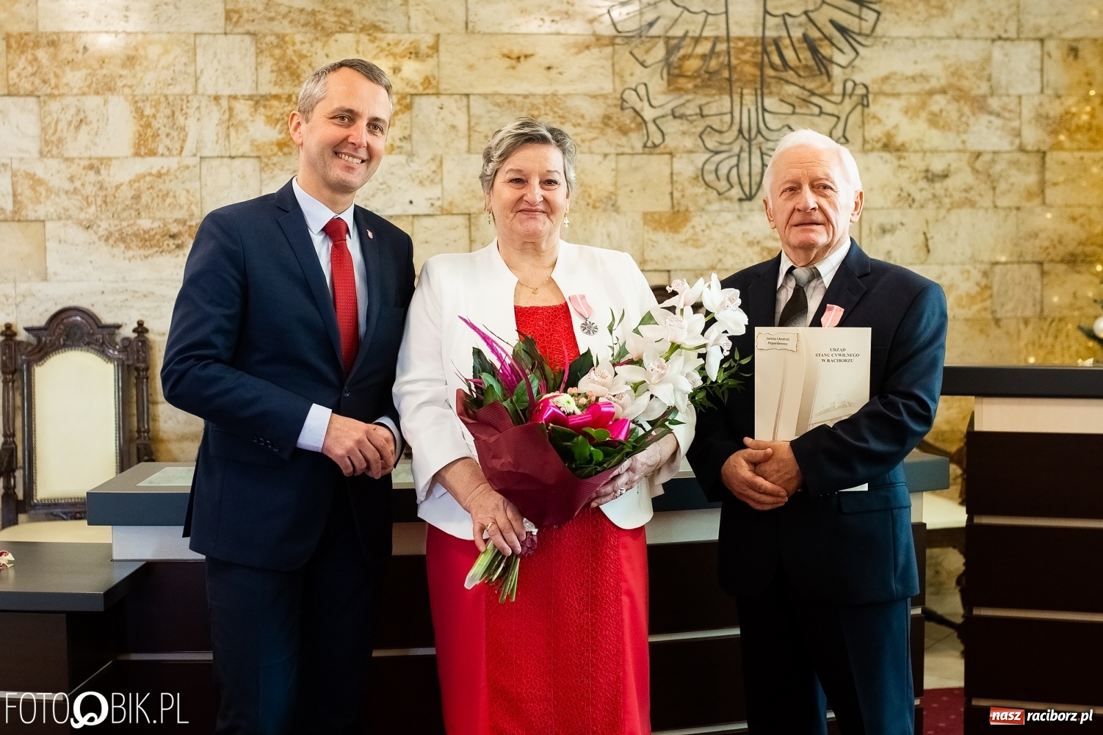 Zdjęcie w galerii na portalu naszraciborz.pl: Pół wieku razem. Złote gody w raciborskim USC [FOTO i WIDEO] wiadomości z regionu