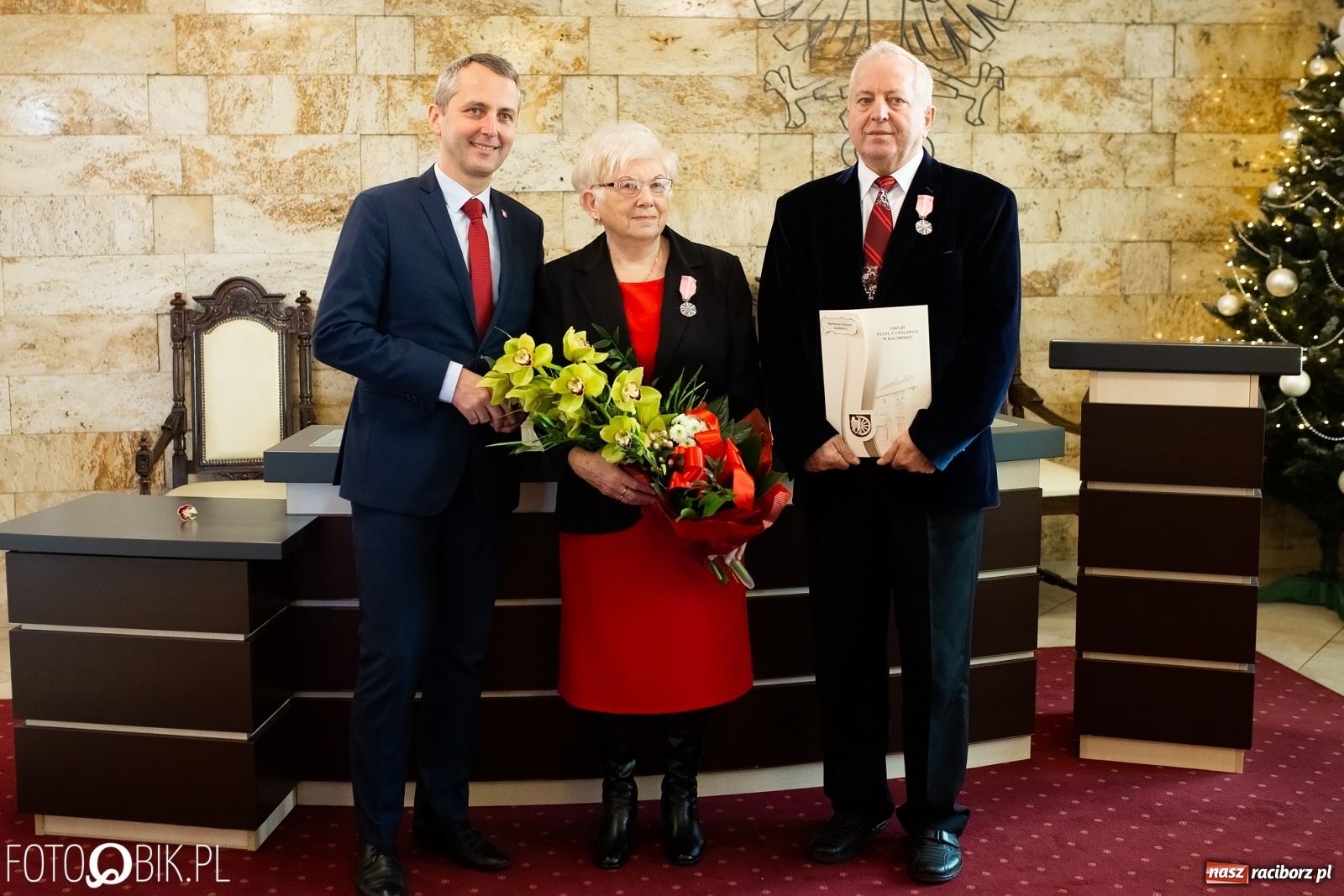 Zdjęcie w galerii na portalu naszraciborz.pl: Pół wieku razem. Złote gody w raciborskim USC [FOTO i WIDEO] wiadomości z regionu