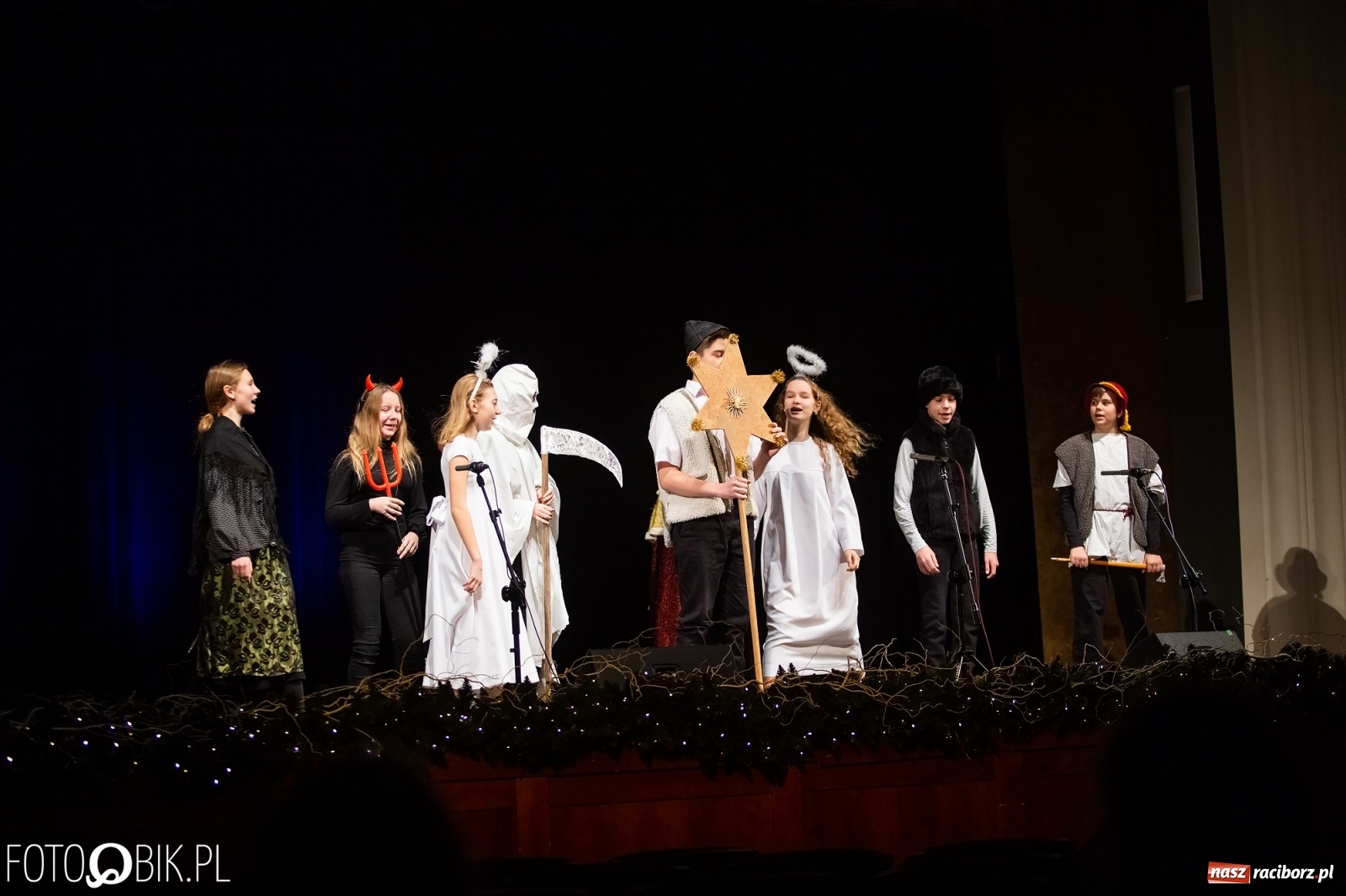 Zdjęcie w galerii na portalu naszraciborz.pl:  Powiatowy Przegląd Widowisk Bożonarodzeniowych w RCK wiadomości z regionu