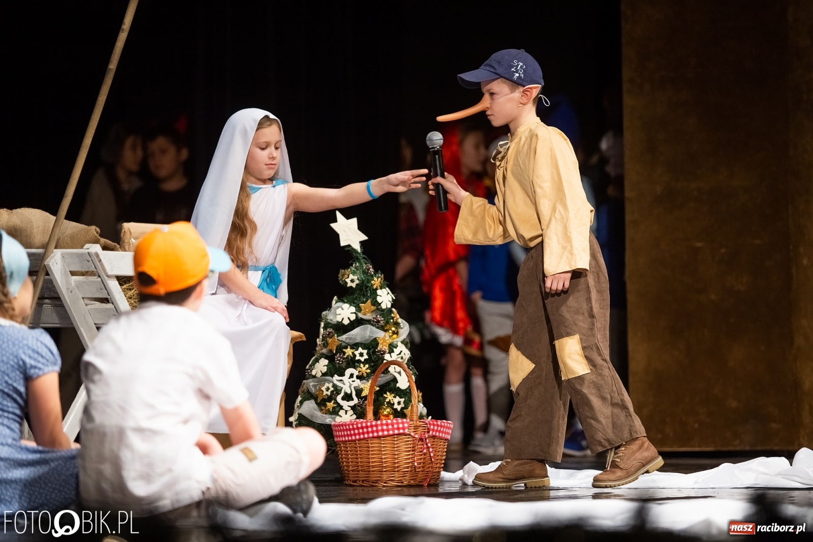 Zdjęcie w galerii na portalu naszraciborz.pl:  Powiatowy Przegląd Widowisk Bożonarodzeniowych w RCK wiadomości z regionu