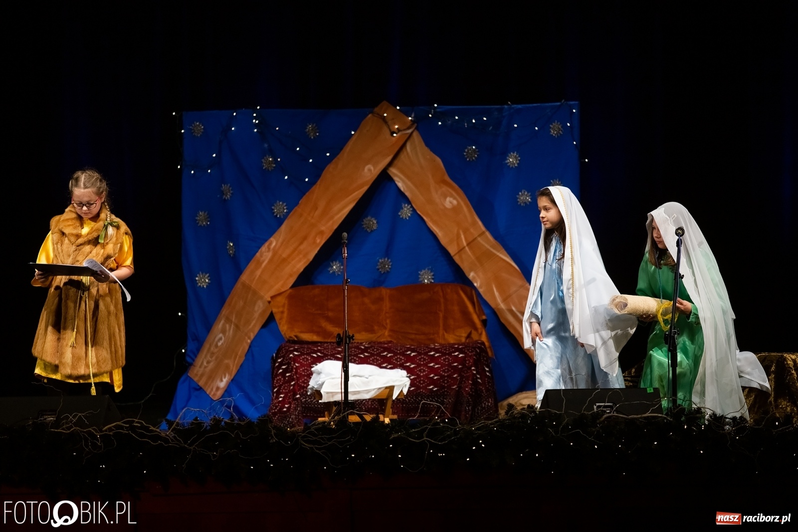 Zdjęcie w galerii na portalu naszraciborz.pl:  Powiatowy Przegląd Widowisk Bożonarodzeniowych w RCK wiadomości z regionu