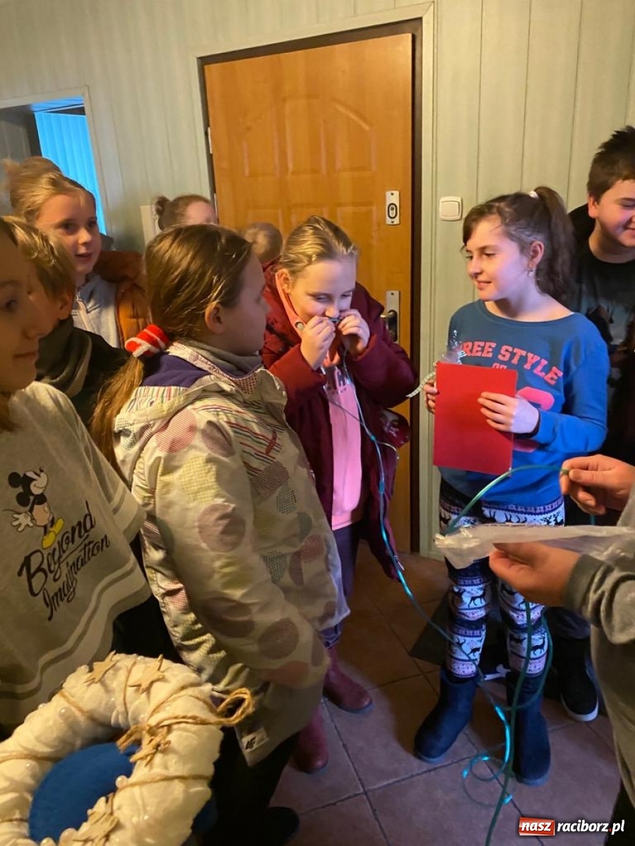 Zdjęcie w galerii na portalu naszraciborz.pl: SP 15 wspiera raciborskie hospicjum  wiadomości z regionu