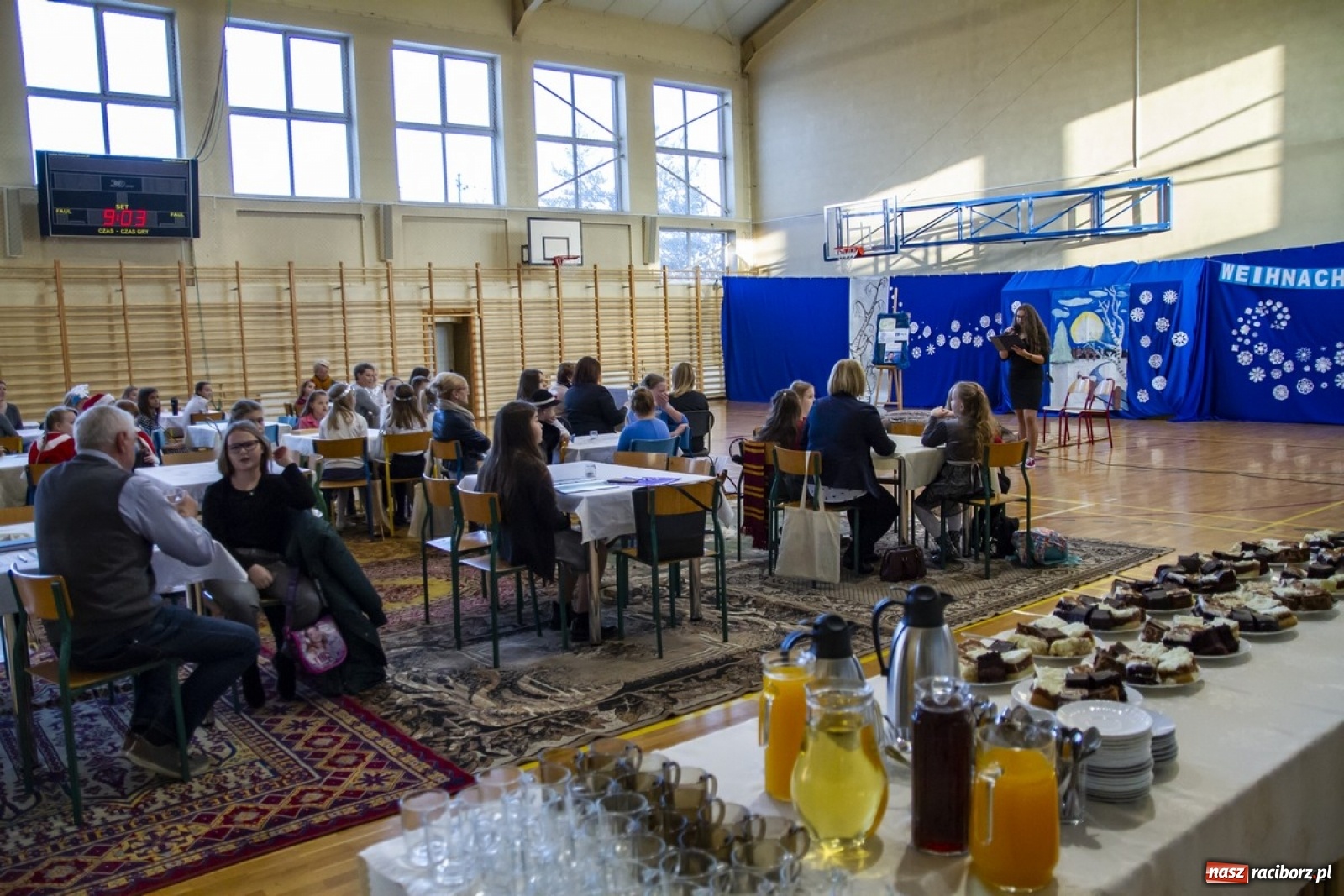 Zdjęcie w galerii na portalu naszraciborz.pl: Wielkie kolędowanie w szkole w Kornowacu wiadomości z regionu