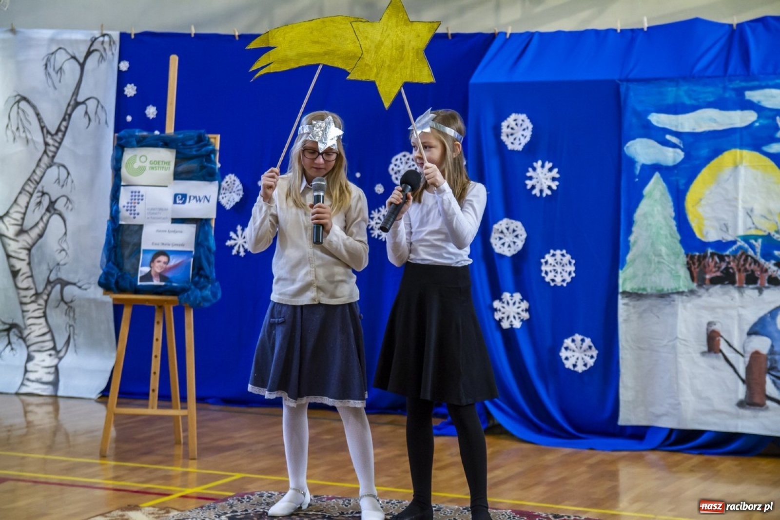 Zdjęcie w galerii na portalu naszraciborz.pl: Wielkie kolędowanie w szkole w Kornowacu wiadomości z regionu