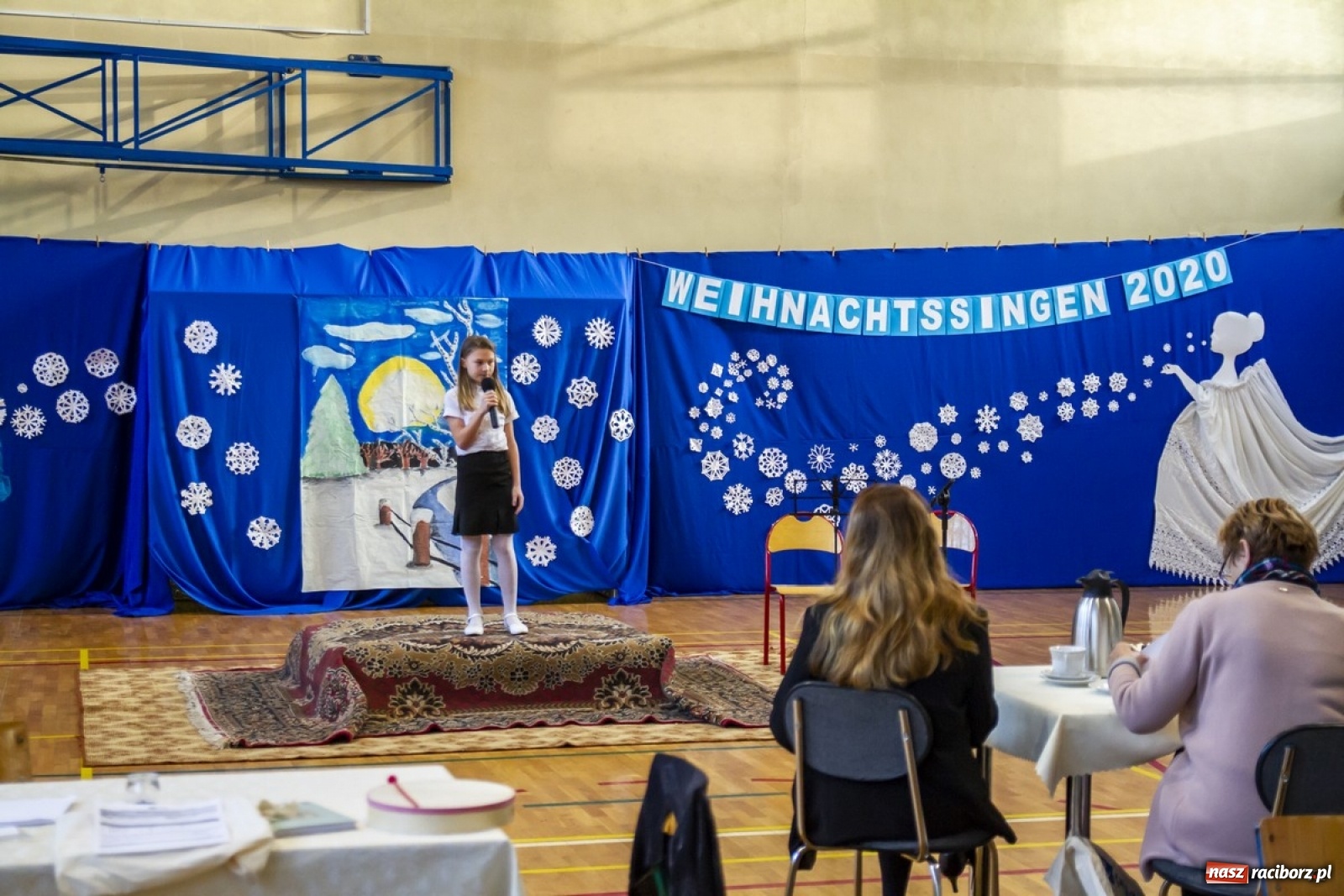 Zdjęcie w galerii na portalu naszraciborz.pl: Wielkie kolędowanie w szkole w Kornowacu wiadomości z regionu