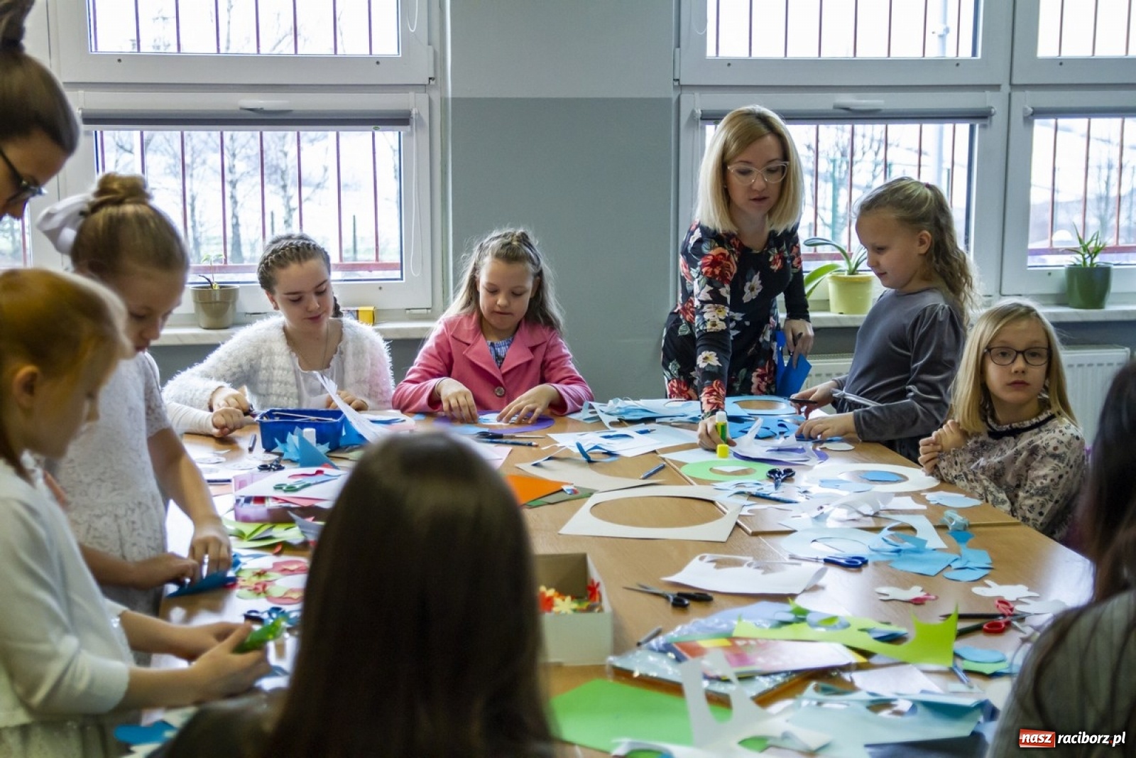 Zdjęcie w galerii na portalu naszraciborz.pl: Wielkie kolędowanie w szkole w Kornowacu wiadomości z regionu
