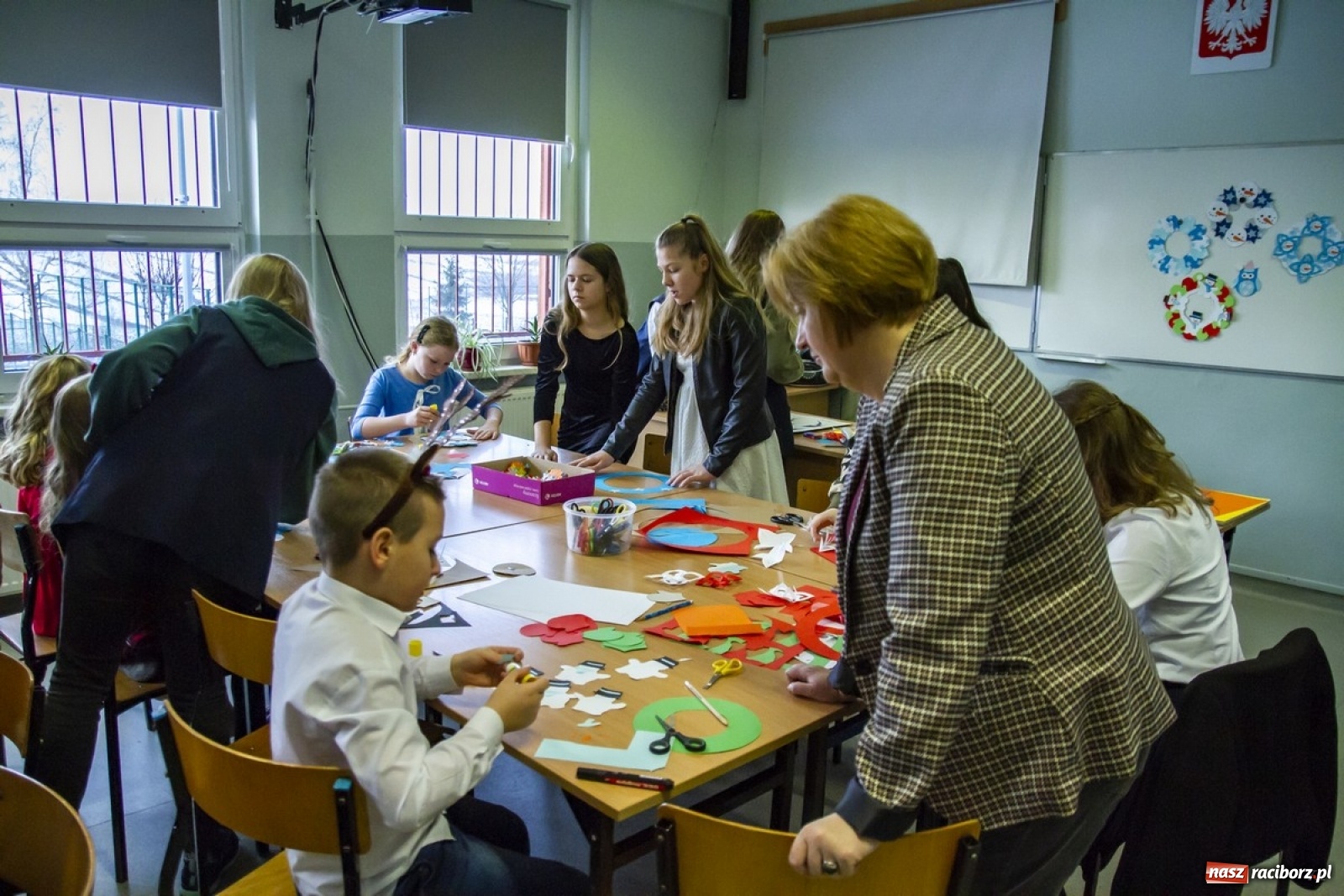 Zdjęcie w galerii na portalu naszraciborz.pl: Wielkie kolędowanie w szkole w Kornowacu wiadomości z regionu
