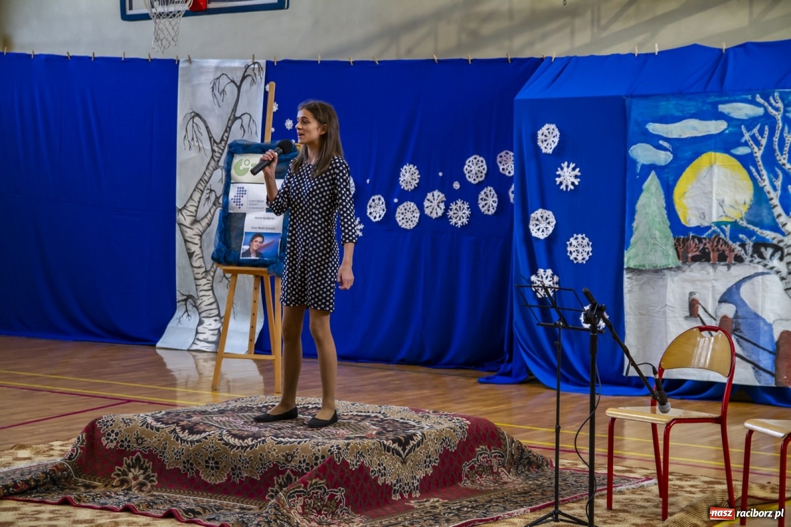 Zdjęcie w galerii na portalu naszraciborz.pl: Wielkie kolędowanie w szkole w Kornowacu wiadomości z regionu