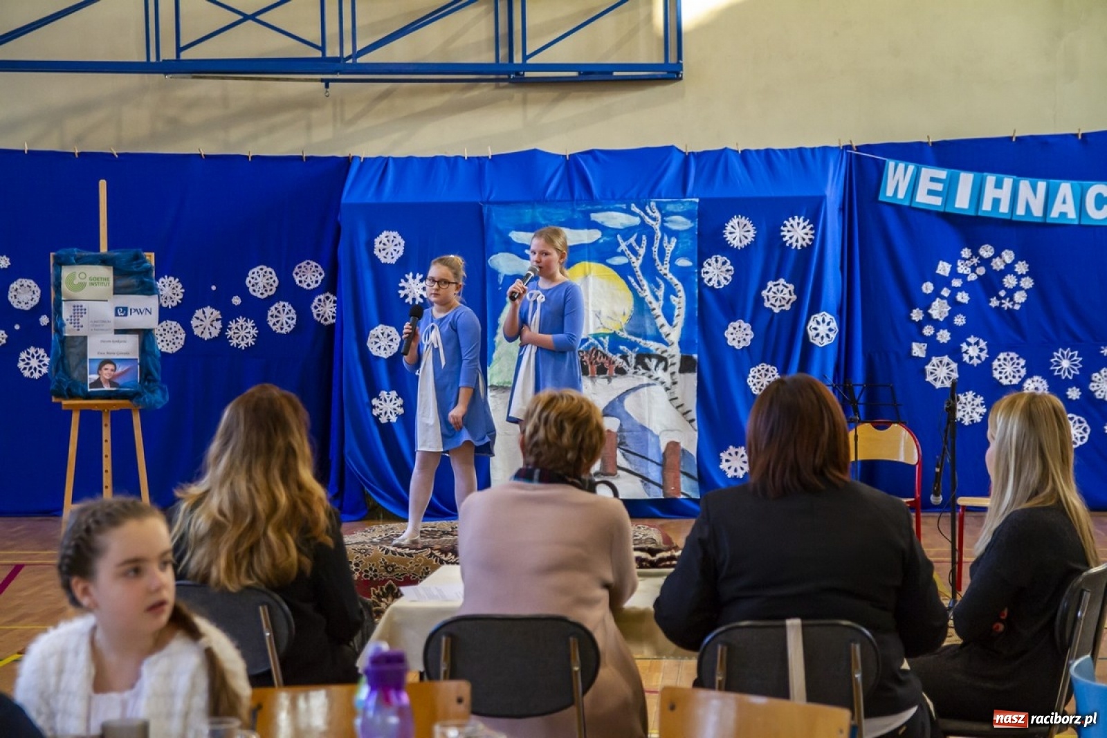 Zdjęcie w galerii na portalu naszraciborz.pl: Wielkie kolędowanie w szkole w Kornowacu wiadomości z regionu