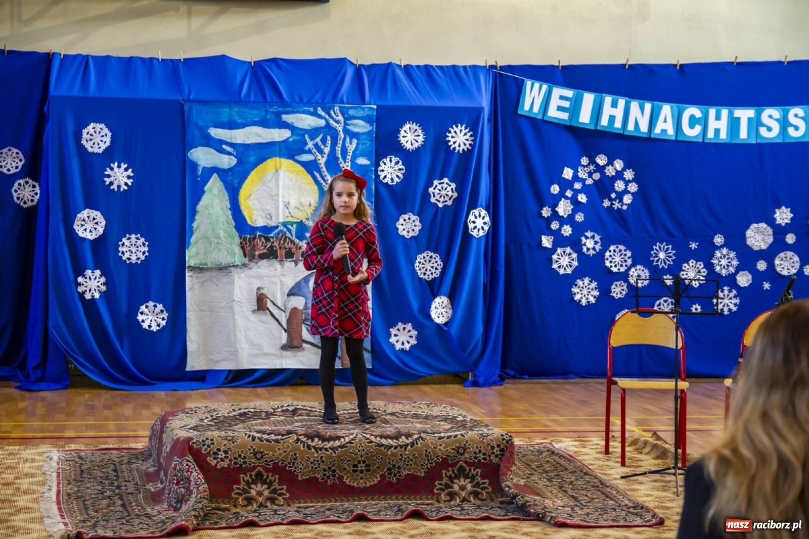 Zdjęcie w galerii na portalu naszraciborz.pl: Wielkie kolędowanie w szkole w Kornowacu wiadomości z regionu