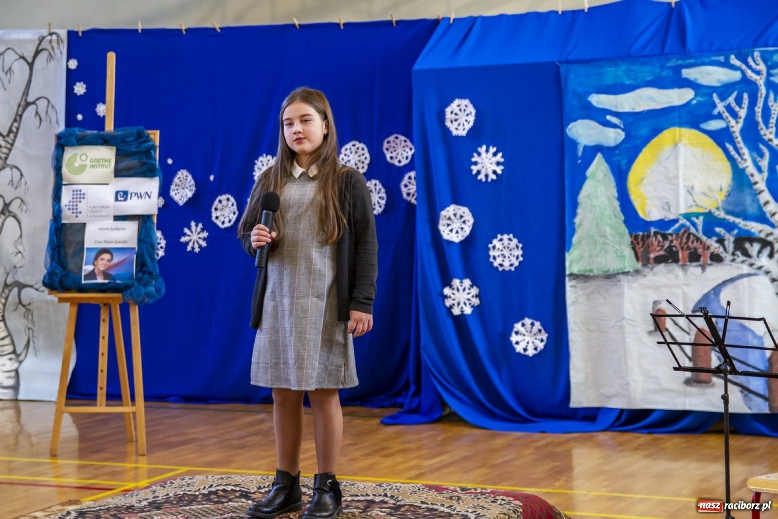 Zdjęcie w galerii na portalu naszraciborz.pl: Wielkie kolędowanie w szkole w Kornowacu wiadomości z regionu
