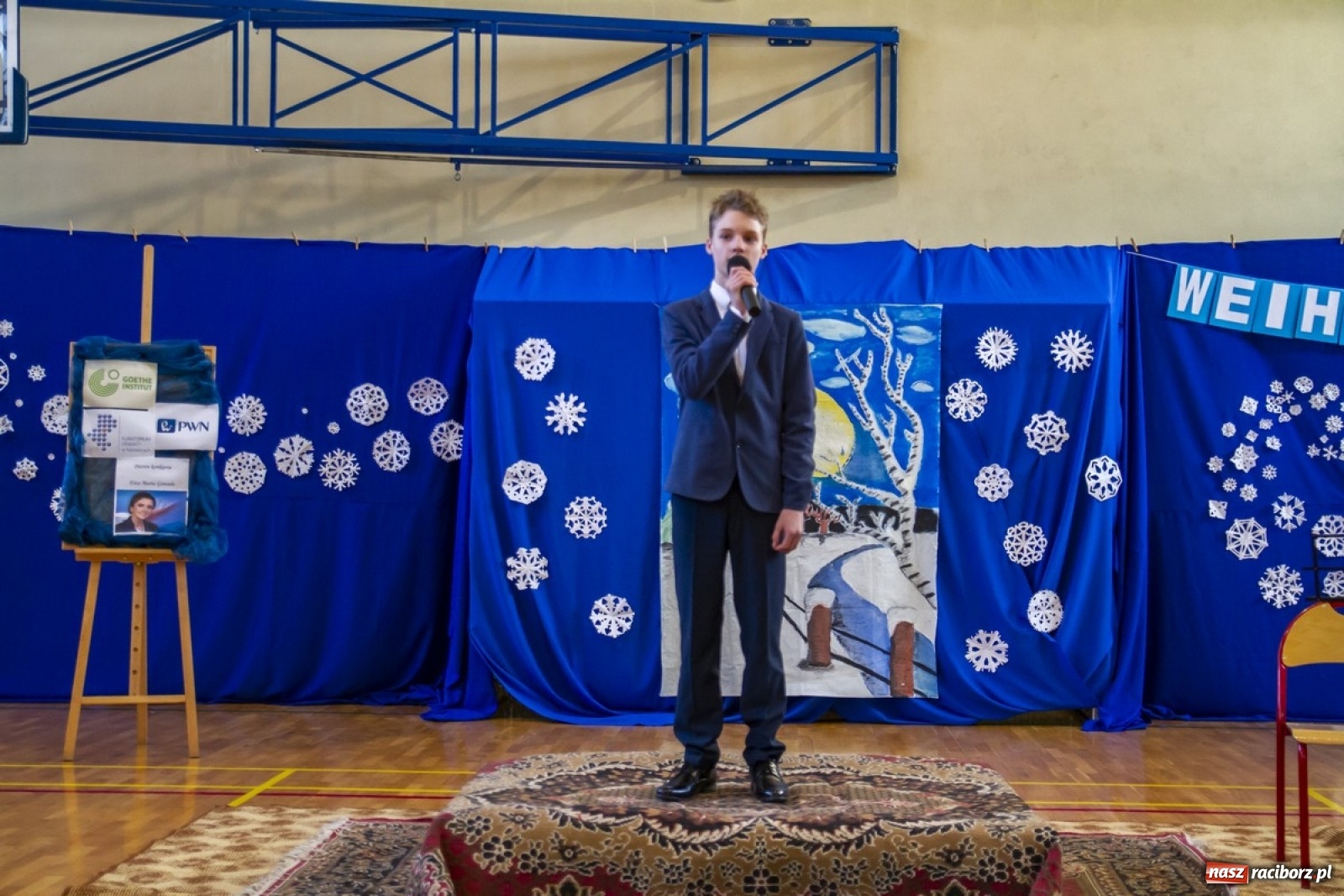 Zdjęcie w galerii na portalu naszraciborz.pl: Wielkie kolędowanie w szkole w Kornowacu wiadomości z regionu