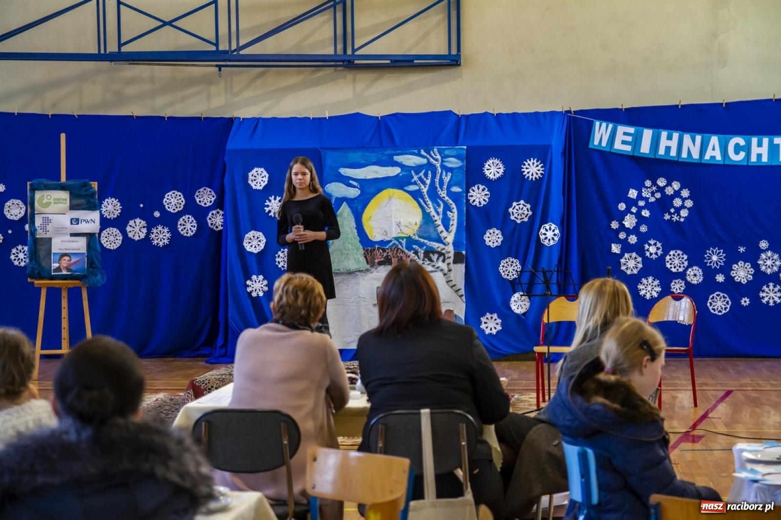 Zdjęcie w galerii na portalu naszraciborz.pl: Wielkie kolędowanie w szkole w Kornowacu wiadomości z regionu