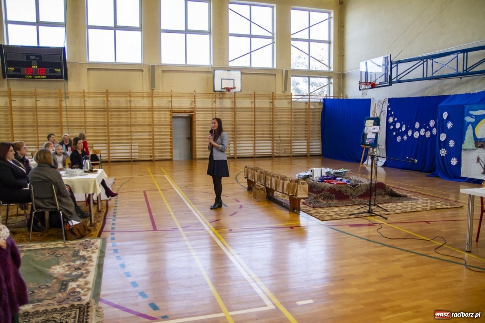 Zdjęcie w galerii na portalu naszraciborz.pl: Wielkie kolędowanie w szkole w Kornowacu wiadomości z regionu