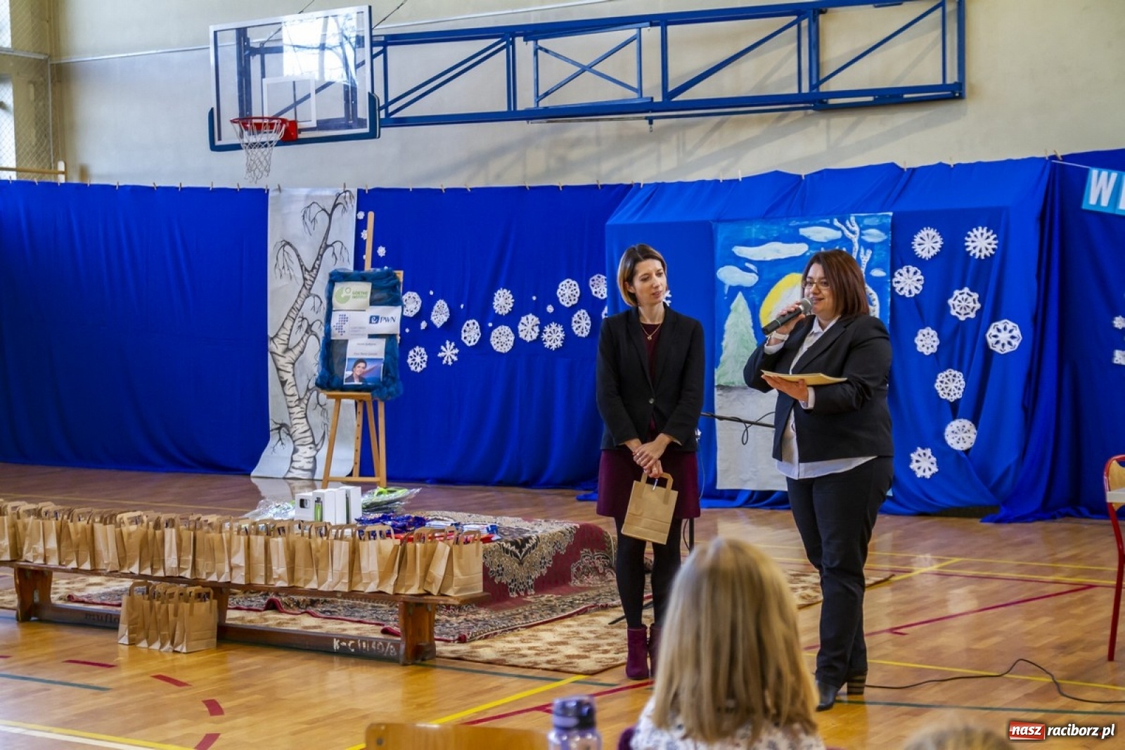 Zdjęcie w galerii na portalu naszraciborz.pl: Wielkie kolędowanie w szkole w Kornowacu wiadomości z regionu