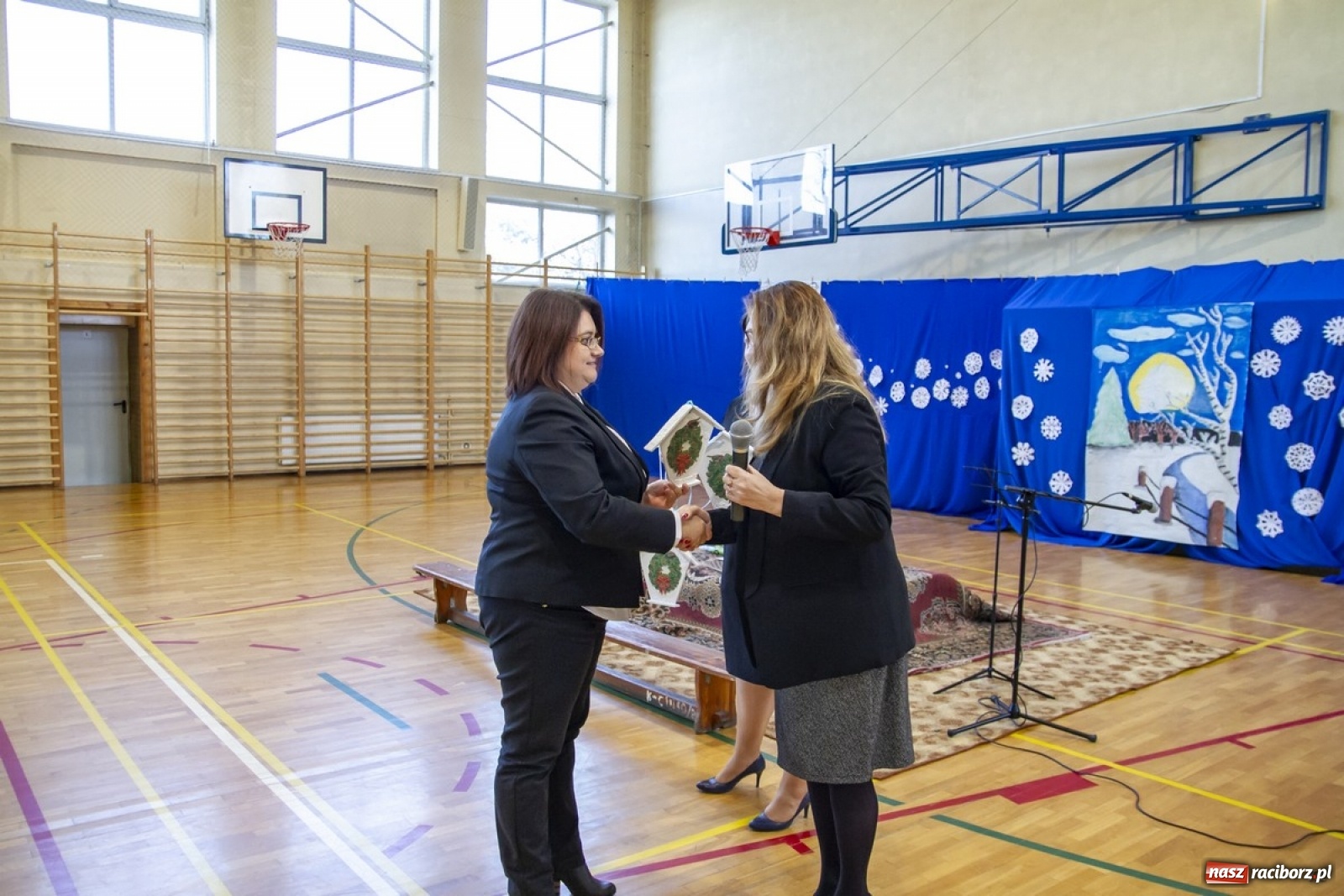 Zdjęcie w galerii na portalu naszraciborz.pl: Wielkie kolędowanie w szkole w Kornowacu wiadomości z regionu