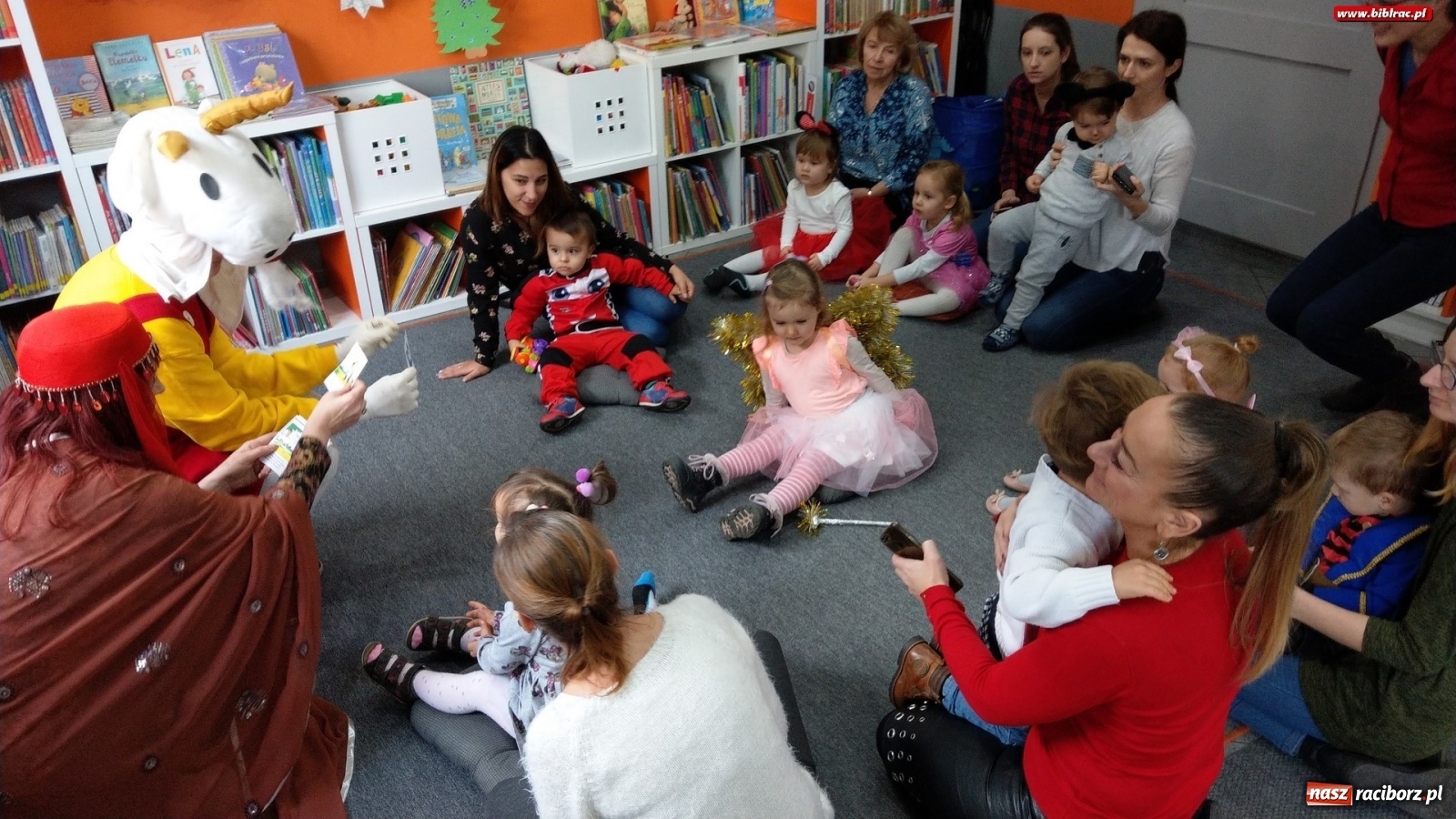 Zdjęcie w galerii na portalu naszraciborz.pl: Bal z Koziołkiem Matołkiem w bibliotece na Ostrogu wiadomości z regionu