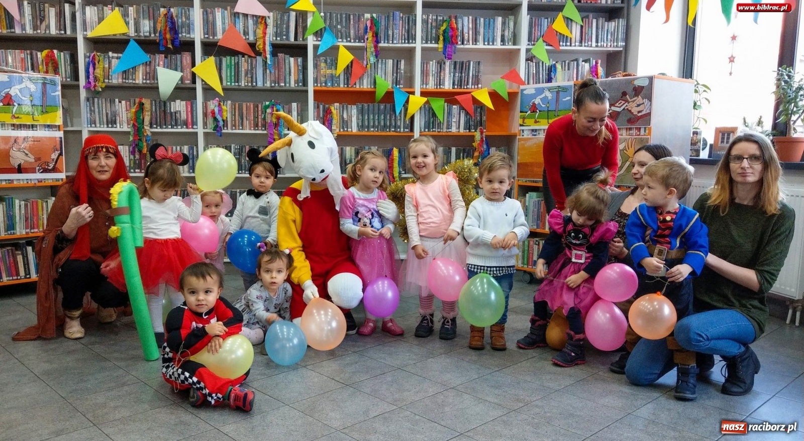 Zdjęcie w galerii na portalu naszraciborz.pl: Bal z Koziołkiem Matołkiem w bibliotece na Ostrogu wiadomości z regionu