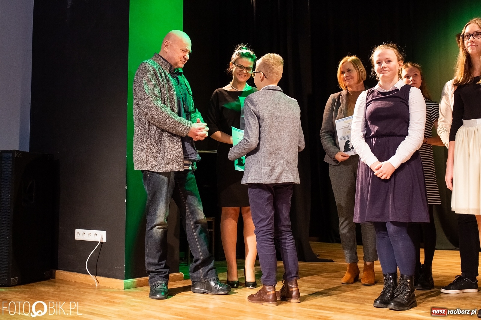 Zdjęcie w galerii na portalu naszraciborz.pl: Nagrodzono najlepszych aktorów Powiatowego Przeglądu Widowisk Bożonarodzeniowych wiadomości z regionu