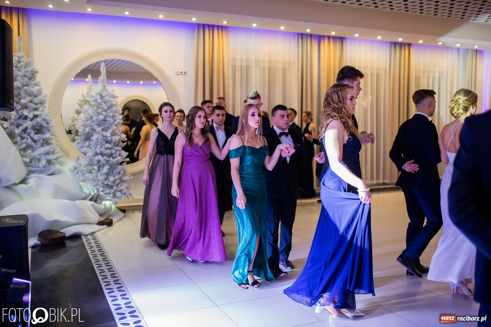 Zdjęcie w galerii na portalu naszraciborz.pl: Sportowcy i mundurowcy z ZSOMS Racibórz otworzyli sezon studniówek [FOTO i WIDEO] wiadomości z regionu