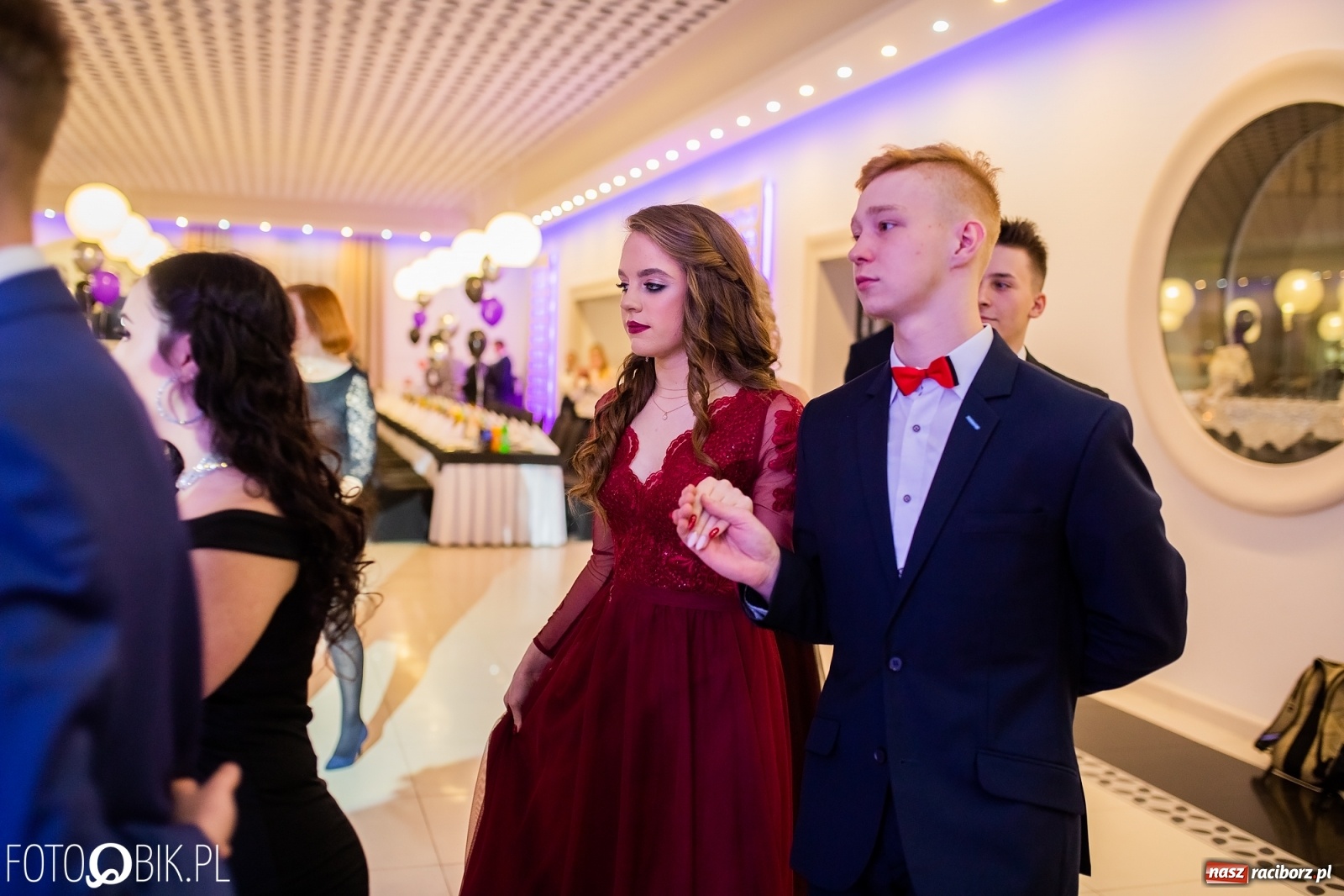 Zdjęcie w galerii na portalu naszraciborz.pl: Sportowcy i mundurowcy z ZSOMS Racibórz otworzyli sezon studniówek [FOTO i WIDEO] wiadomości z regionu