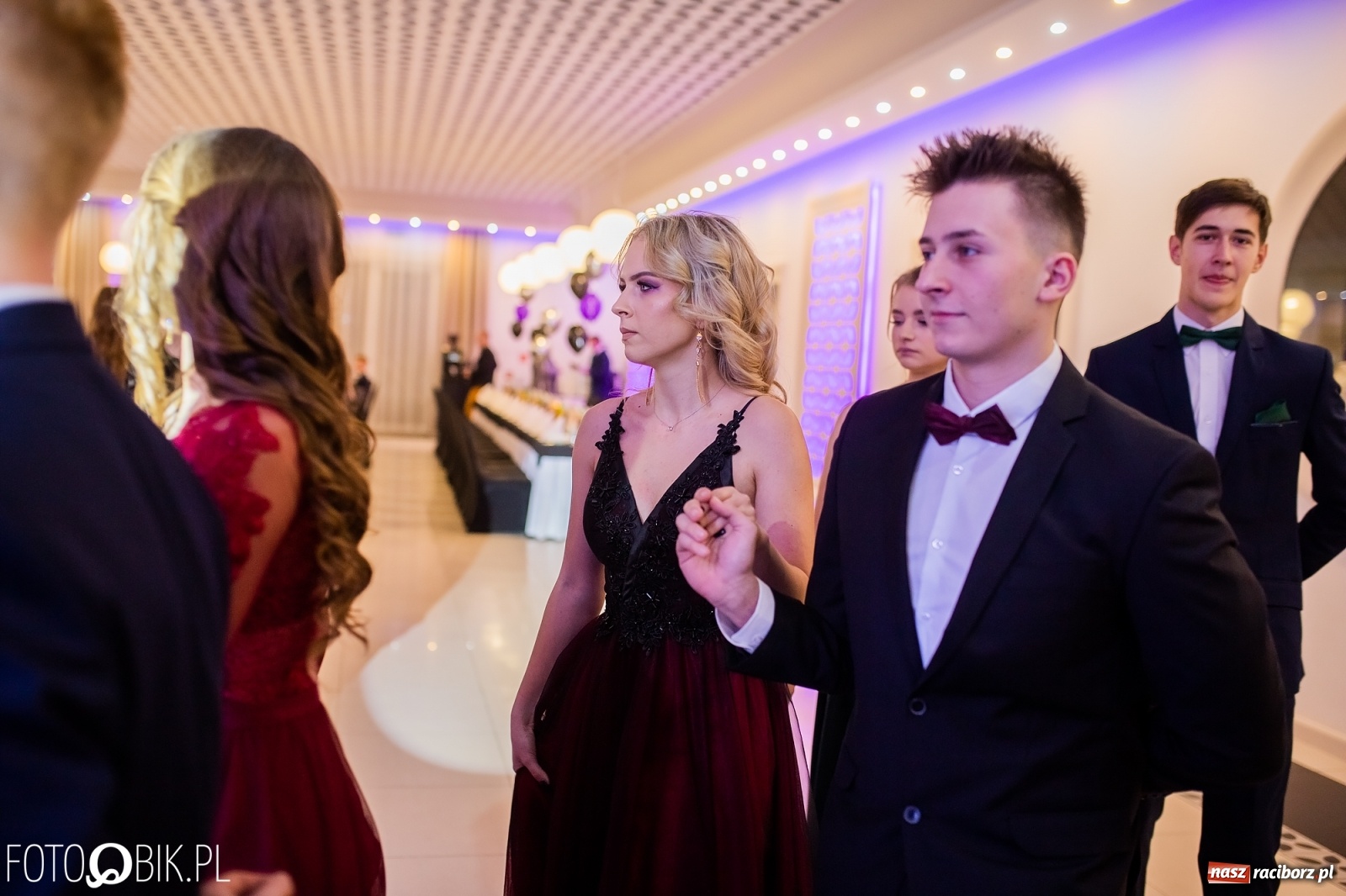 Zdjęcie w galerii na portalu naszraciborz.pl: Sportowcy i mundurowcy z ZSOMS Racibórz otworzyli sezon studniówek [FOTO i WIDEO] wiadomości z regionu