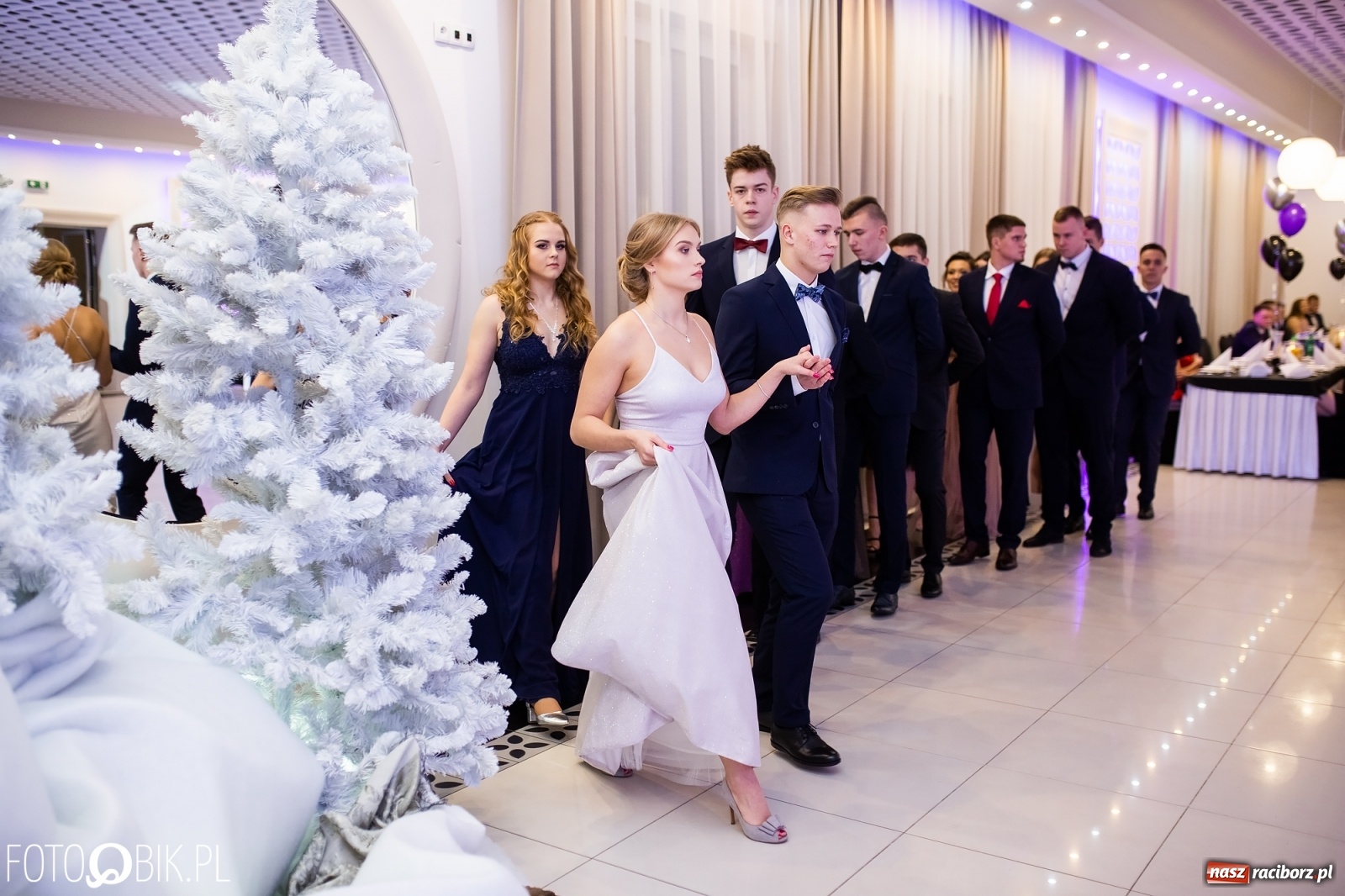 Zdjęcie w galerii na portalu naszraciborz.pl: Sportowcy i mundurowcy z ZSOMS Racibórz otworzyli sezon studniówek [FOTO i WIDEO] wiadomości z regionu