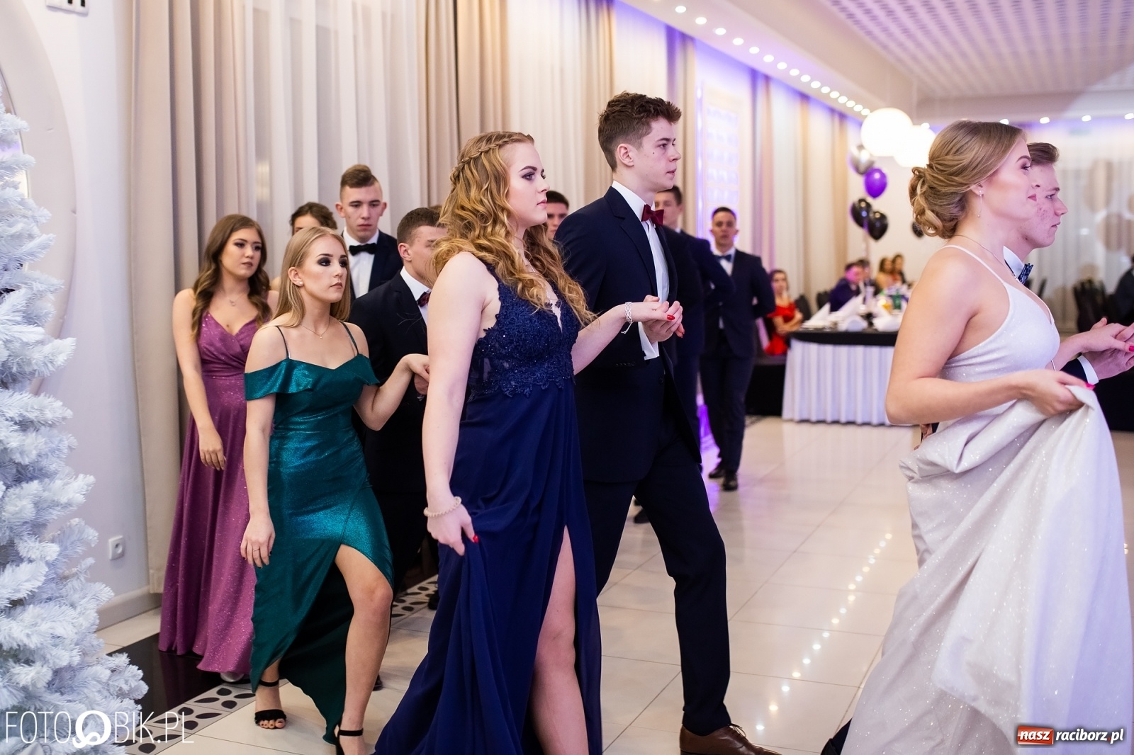 Zdjęcie w galerii na portalu naszraciborz.pl: Sportowcy i mundurowcy z ZSOMS Racibórz otworzyli sezon studniówek [FOTO i WIDEO] wiadomości z regionu