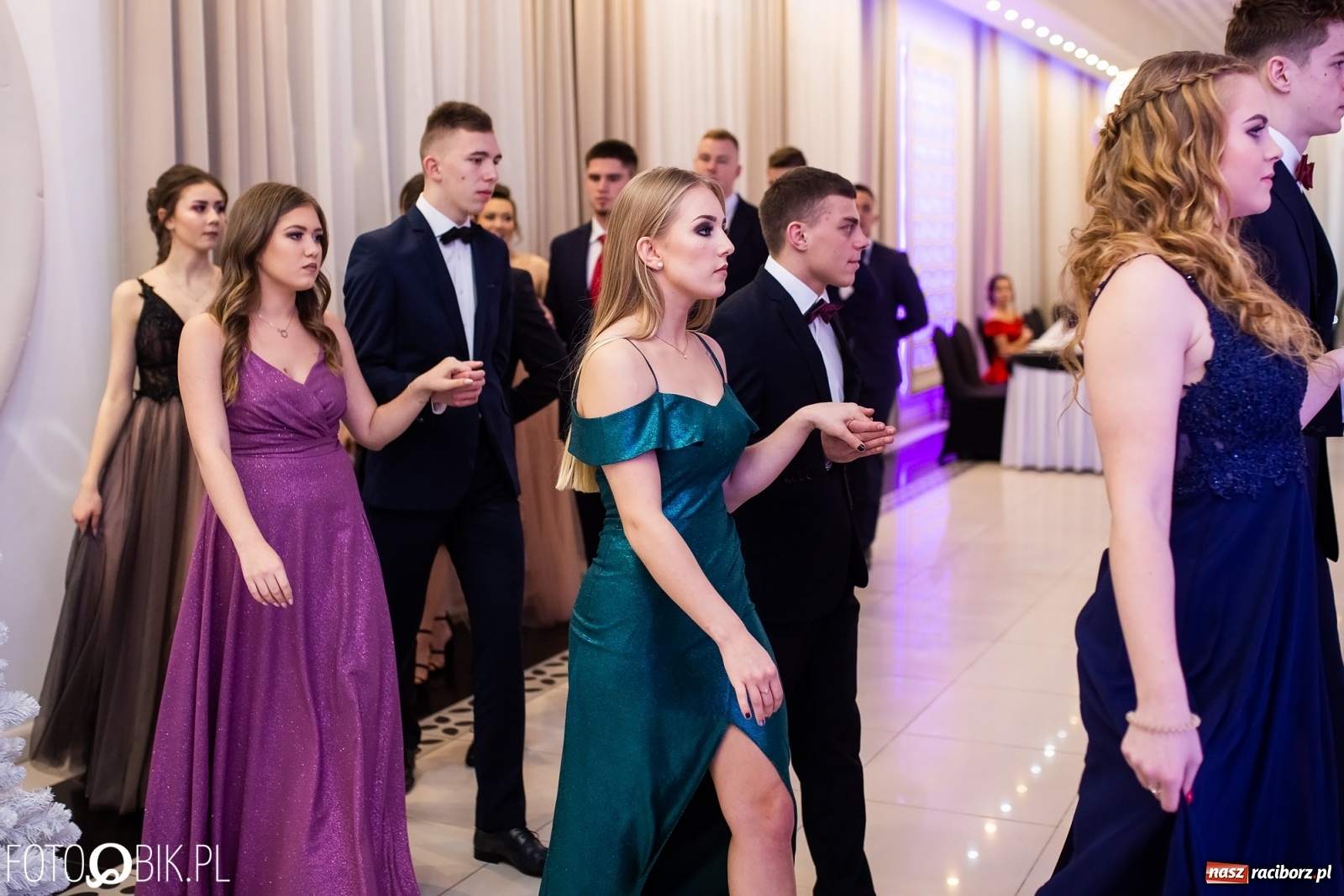 Zdjęcie w galerii na portalu naszraciborz.pl: Sportowcy i mundurowcy z ZSOMS Racibórz otworzyli sezon studniówek [FOTO i WIDEO] wiadomości z regionu