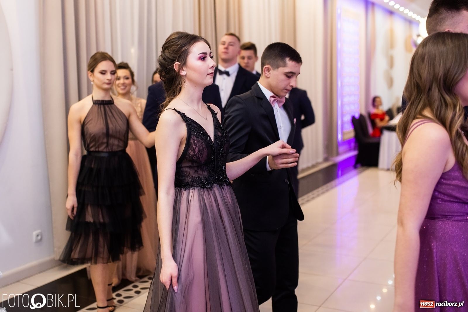 Zdjęcie w galerii na portalu naszraciborz.pl: Sportowcy i mundurowcy z ZSOMS Racibórz otworzyli sezon studniówek [FOTO i WIDEO] wiadomości z regionu