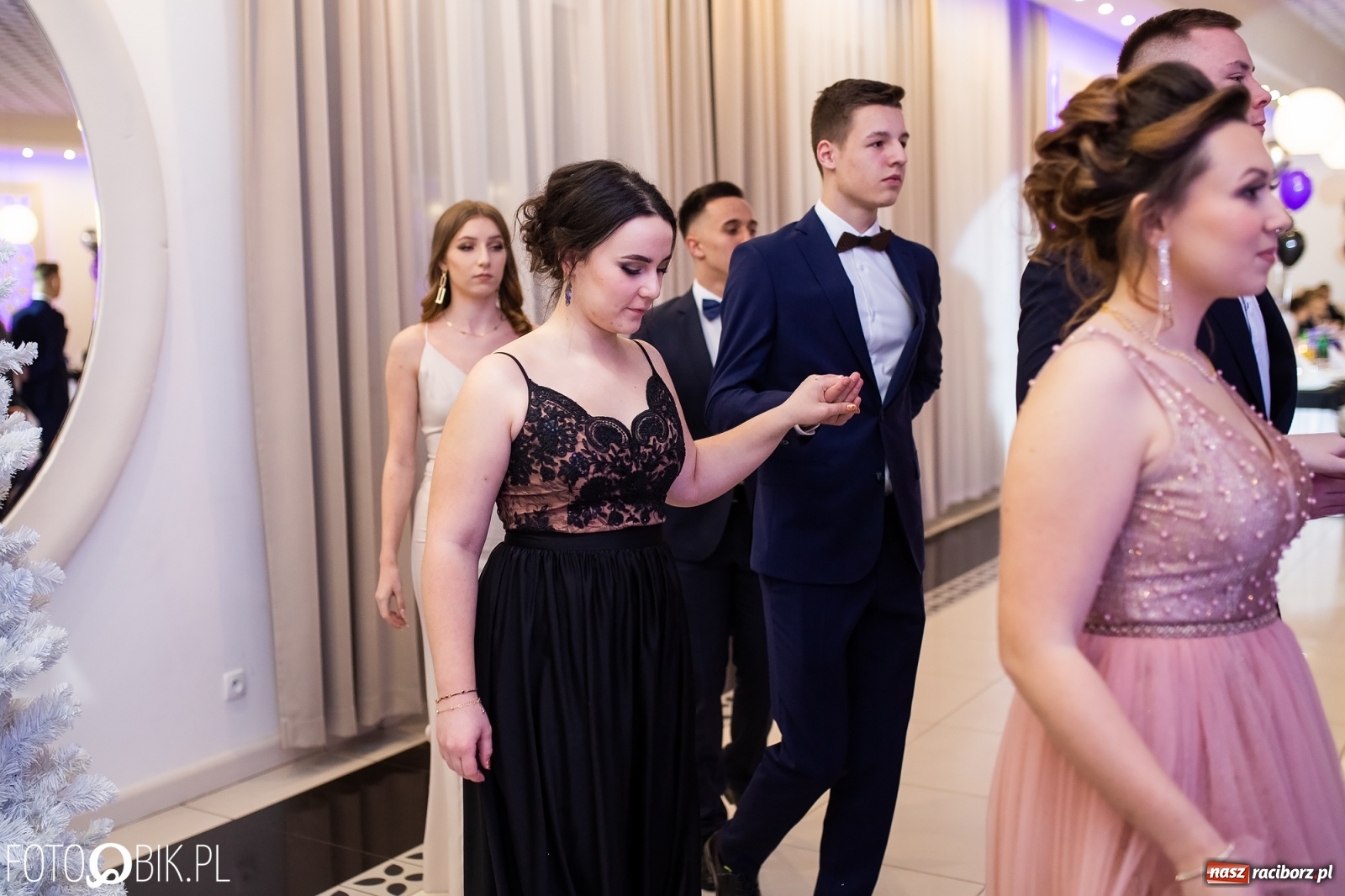 Zdjęcie w galerii na portalu naszraciborz.pl: Sportowcy i mundurowcy z ZSOMS Racibórz otworzyli sezon studniówek [FOTO i WIDEO] wiadomości z regionu