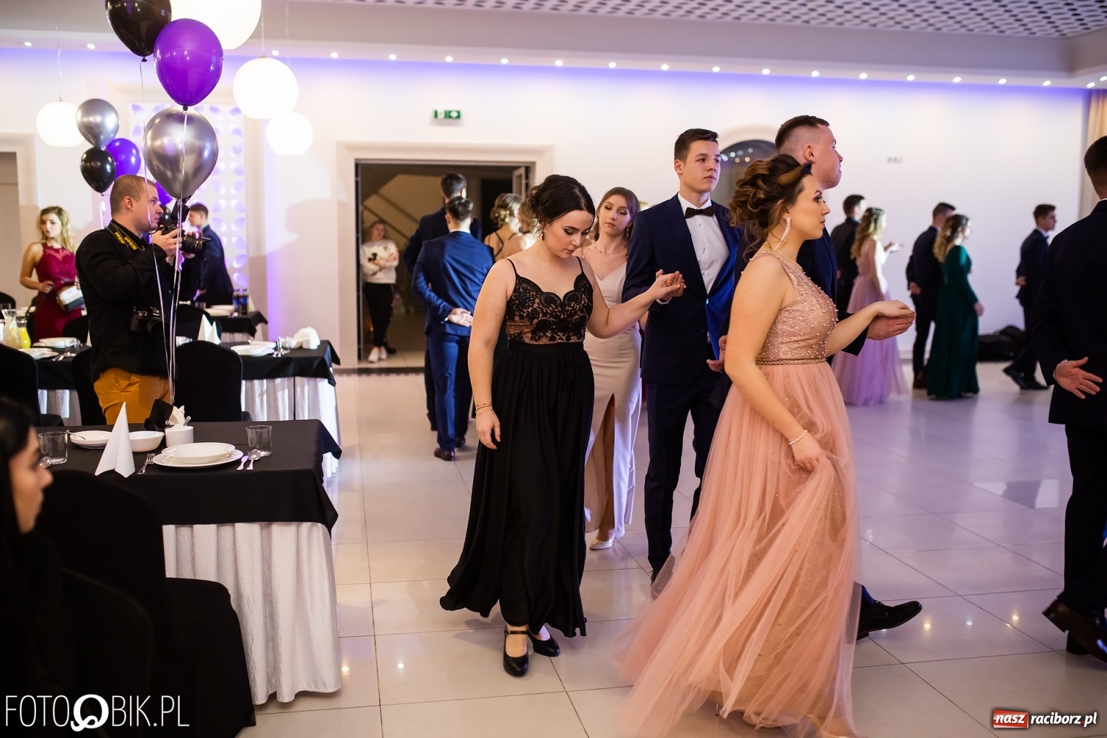 Zdjęcie w galerii na portalu naszraciborz.pl: Sportowcy i mundurowcy z ZSOMS Racibórz otworzyli sezon studniówek [FOTO i WIDEO] wiadomości z regionu