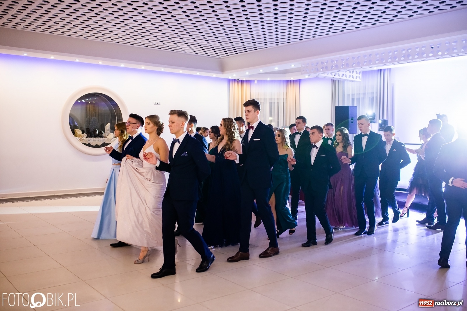 Zdjęcie w galerii na portalu naszraciborz.pl: Sportowcy i mundurowcy z ZSOMS Racibórz otworzyli sezon studniówek [FOTO i WIDEO] wiadomości z regionu