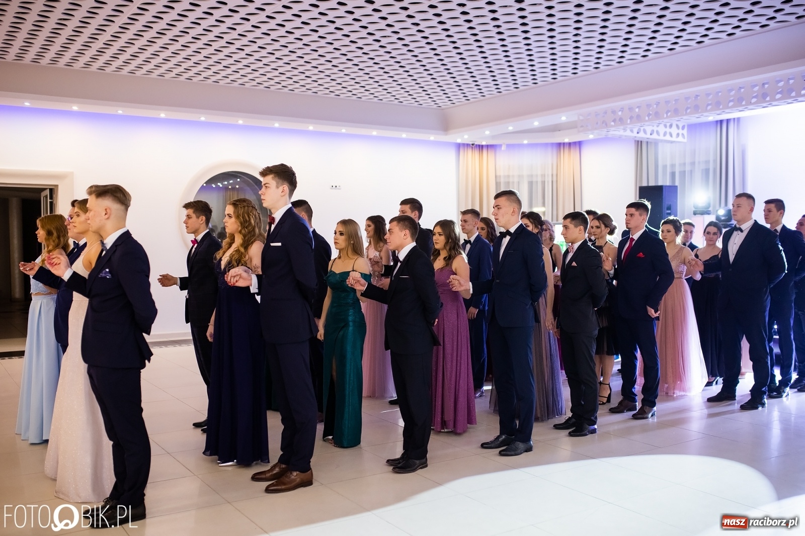 Zdjęcie w galerii na portalu naszraciborz.pl: Sportowcy i mundurowcy z ZSOMS Racibórz otworzyli sezon studniówek [FOTO i WIDEO] wiadomości z regionu