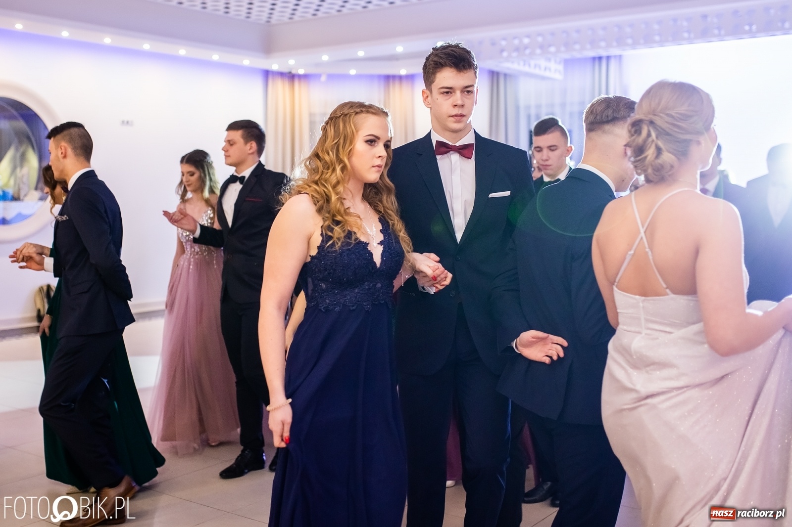 Zdjęcie w galerii na portalu naszraciborz.pl: Sportowcy i mundurowcy z ZSOMS Racibórz otworzyli sezon studniówek [FOTO i WIDEO] wiadomości z regionu