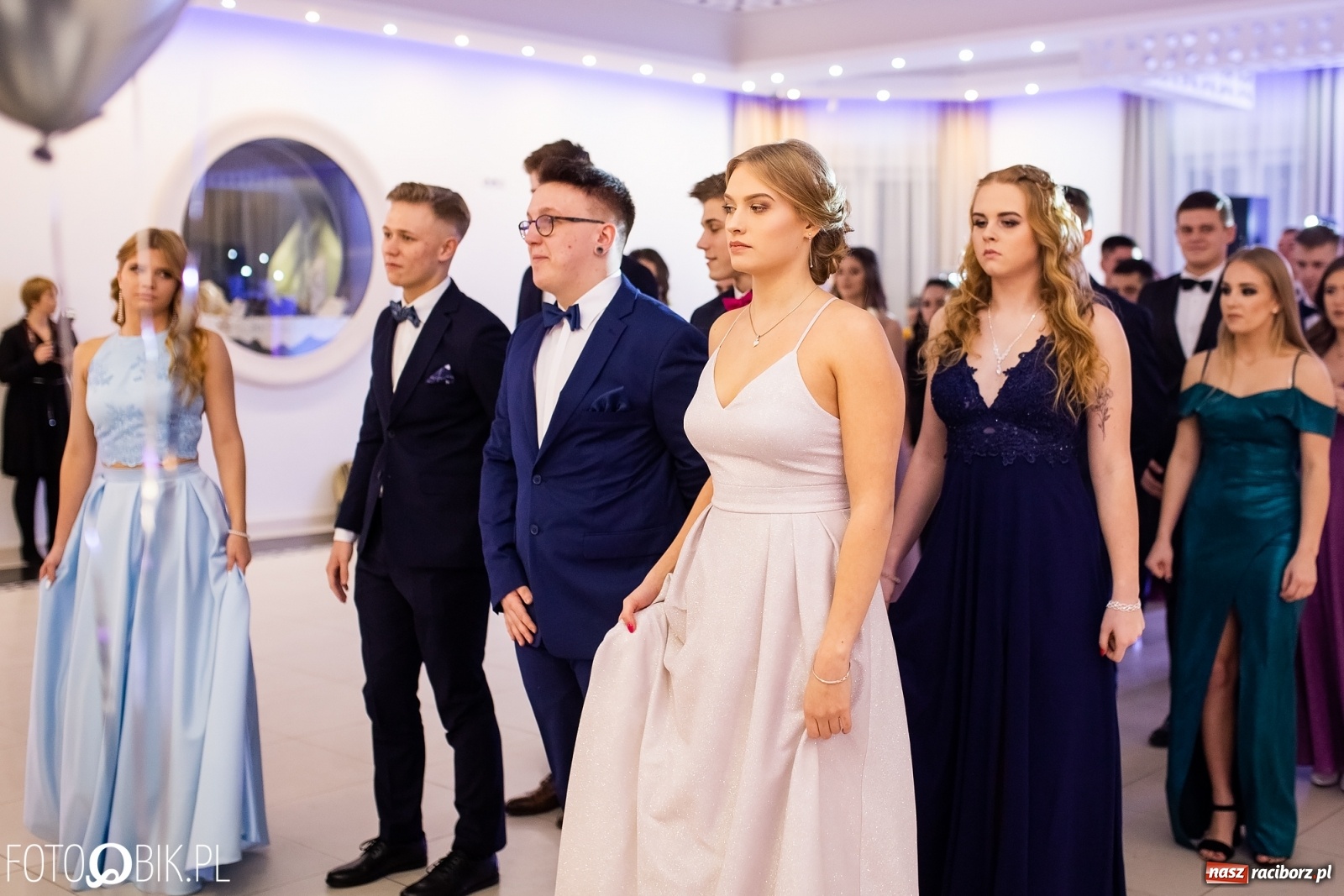 Zdjęcie w galerii na portalu naszraciborz.pl: Sportowcy i mundurowcy z ZSOMS Racibórz otworzyli sezon studniówek [FOTO i WIDEO] wiadomości z regionu