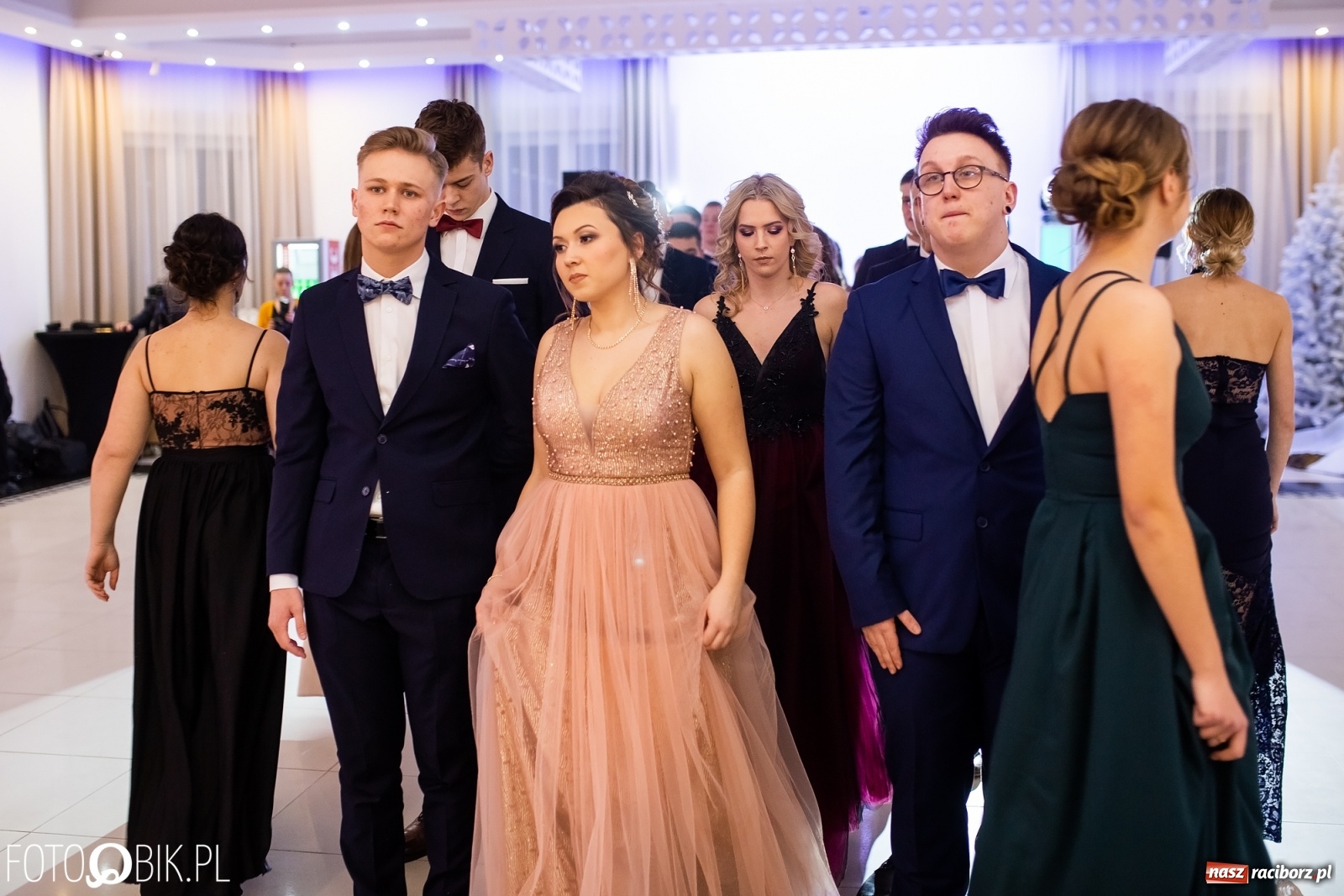 Zdjęcie w galerii na portalu naszraciborz.pl: Sportowcy i mundurowcy z ZSOMS Racibórz otworzyli sezon studniówek [FOTO i WIDEO] wiadomości z regionu