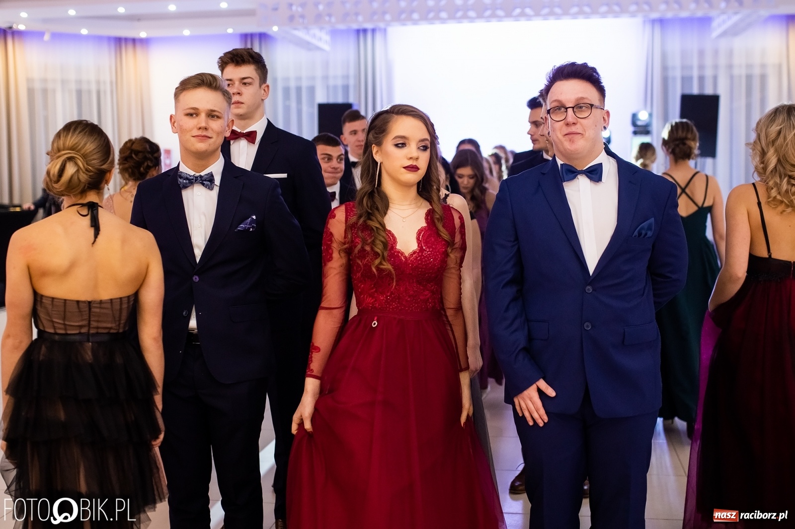 Zdjęcie w galerii na portalu naszraciborz.pl: Sportowcy i mundurowcy z ZSOMS Racibórz otworzyli sezon studniówek [FOTO i WIDEO] wiadomości z regionu