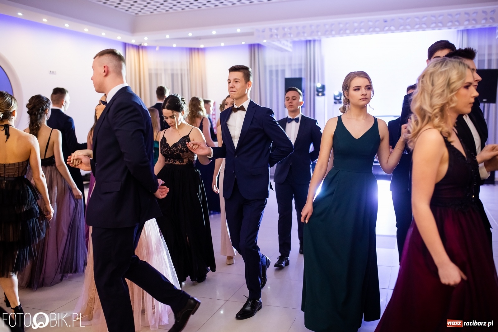 Zdjęcie w galerii na portalu naszraciborz.pl: Sportowcy i mundurowcy z ZSOMS Racibórz otworzyli sezon studniówek [FOTO i WIDEO] wiadomości z regionu