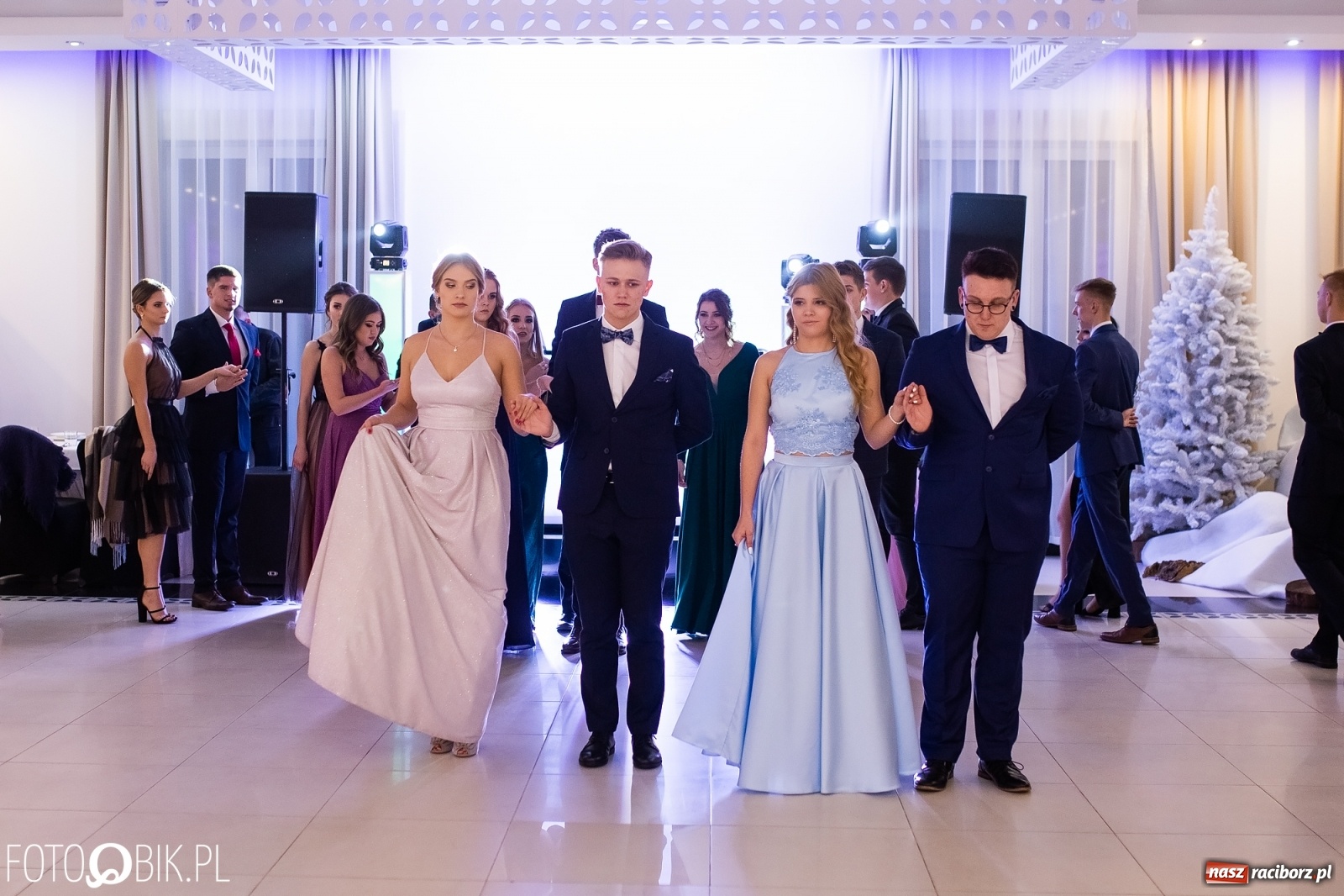 Zdjęcie w galerii na portalu naszraciborz.pl: Sportowcy i mundurowcy z ZSOMS Racibórz otworzyli sezon studniówek [FOTO i WIDEO] wiadomości z regionu