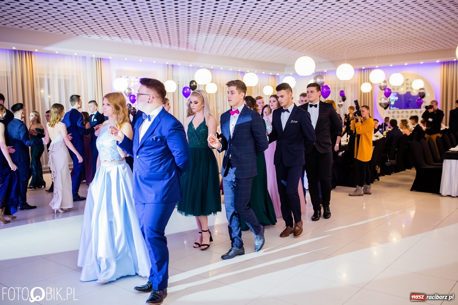 Zdjęcie w galerii na portalu naszraciborz.pl: Sportowcy i mundurowcy z ZSOMS Racibórz otworzyli sezon studniówek [FOTO i WIDEO] wiadomości z regionu