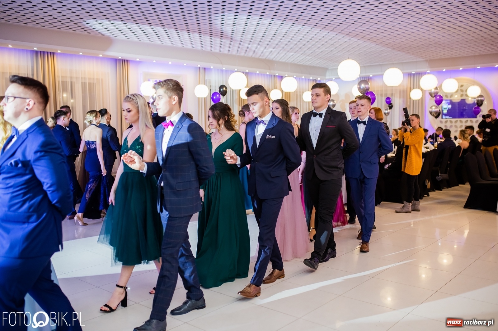 Zdjęcie w galerii na portalu naszraciborz.pl: Sportowcy i mundurowcy z ZSOMS Racibórz otworzyli sezon studniówek [FOTO i WIDEO] wiadomości z regionu