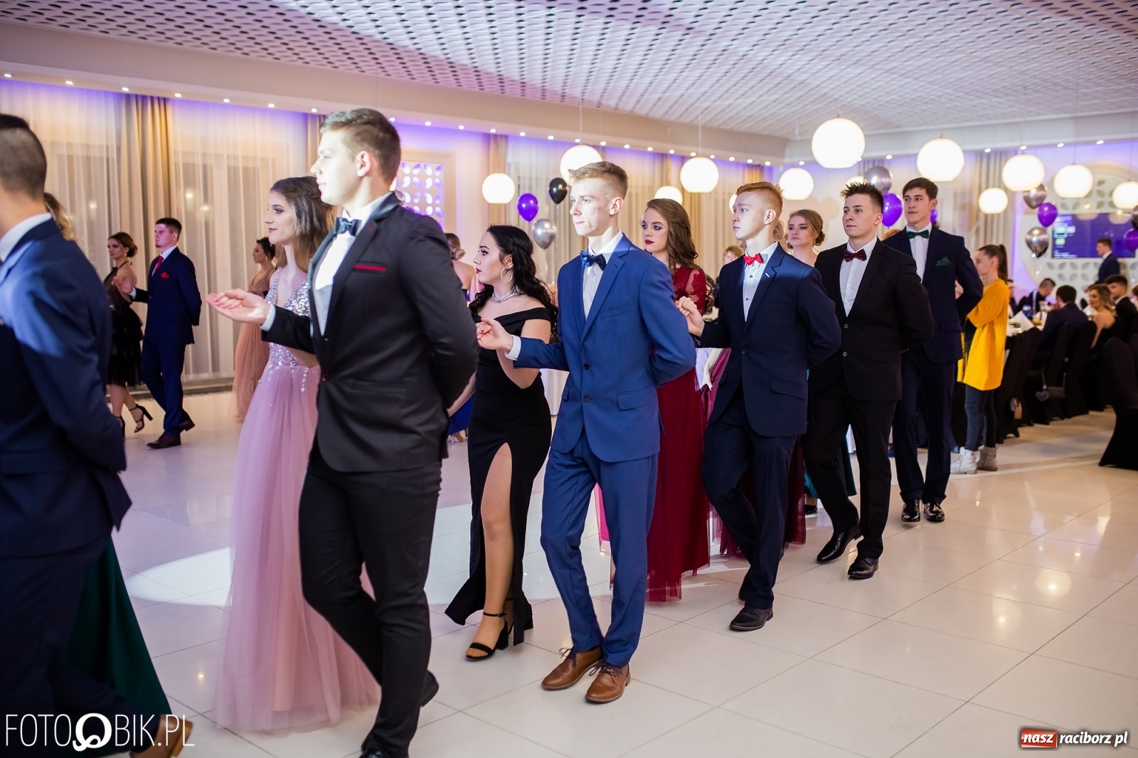 Zdjęcie w galerii na portalu naszraciborz.pl: Sportowcy i mundurowcy z ZSOMS Racibórz otworzyli sezon studniówek [FOTO i WIDEO] wiadomości z regionu