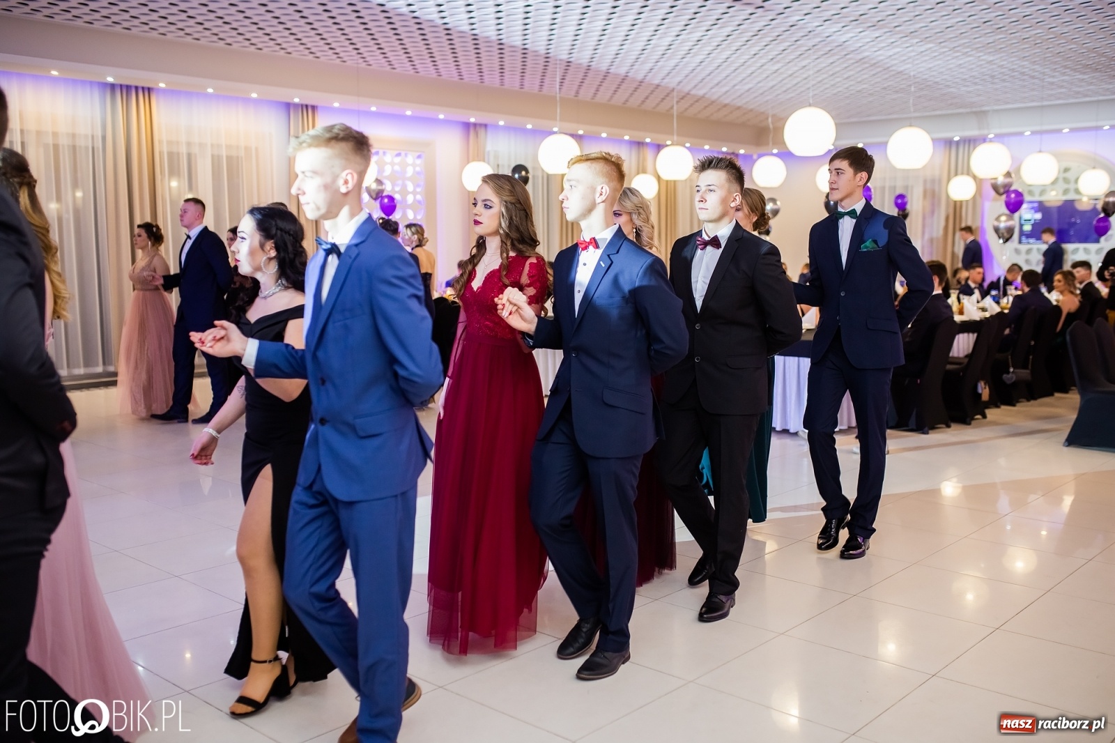 Zdjęcie w galerii na portalu naszraciborz.pl: Sportowcy i mundurowcy z ZSOMS Racibórz otworzyli sezon studniówek [FOTO i WIDEO] wiadomości z regionu