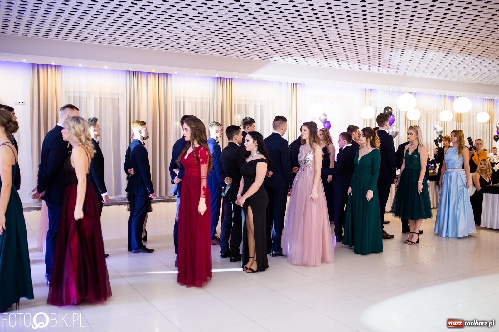 Zdjęcie w galerii na portalu naszraciborz.pl: Sportowcy i mundurowcy z ZSOMS Racibórz otworzyli sezon studniówek [FOTO i WIDEO] wiadomości z regionu