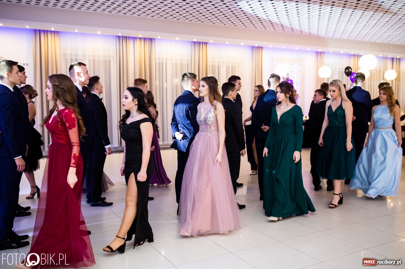 Zdjęcie w galerii na portalu naszraciborz.pl: Sportowcy i mundurowcy z ZSOMS Racibórz otworzyli sezon studniówek [FOTO i WIDEO] wiadomości z regionu