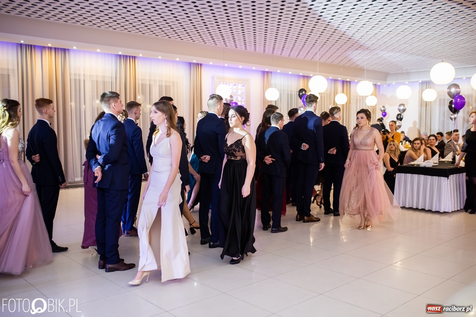 Zdjęcie w galerii na portalu naszraciborz.pl: Sportowcy i mundurowcy z ZSOMS Racibórz otworzyli sezon studniówek [FOTO i WIDEO] wiadomości z regionu