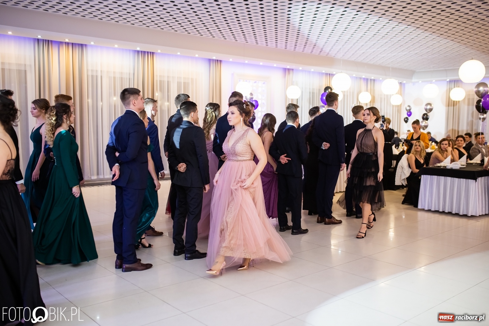 Zdjęcie w galerii na portalu naszraciborz.pl: Sportowcy i mundurowcy z ZSOMS Racibórz otworzyli sezon studniówek [FOTO i WIDEO] wiadomości z regionu